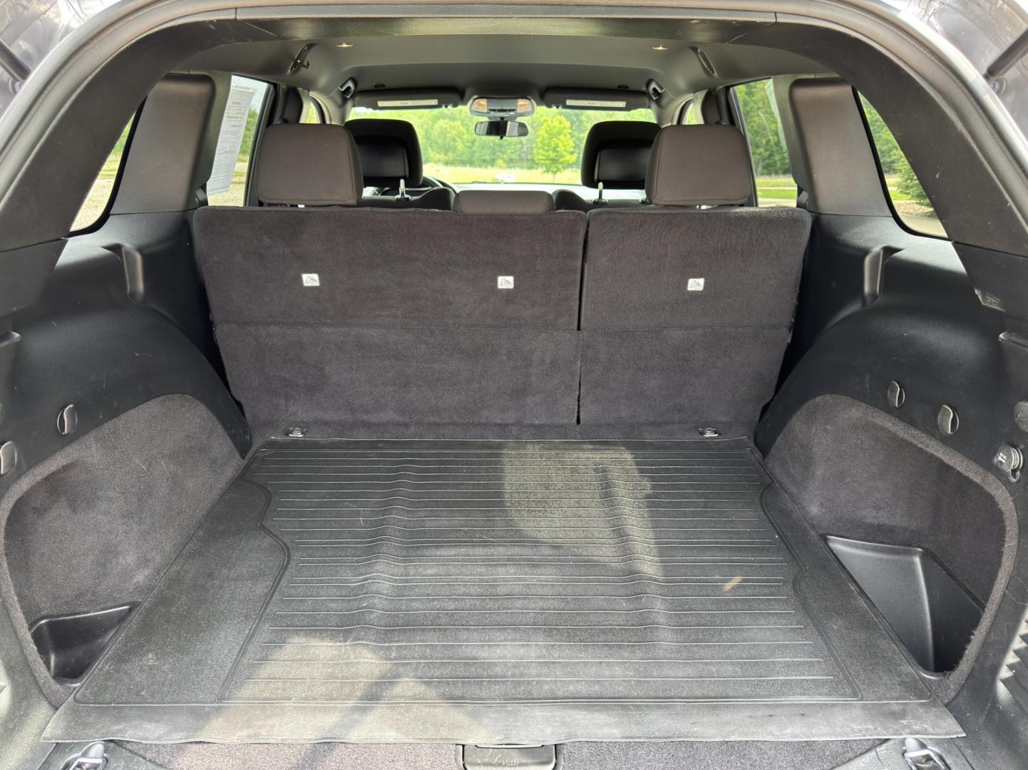 2018 SILVER /Black Jeep Grand Cherokee Laredo 2WD (1C4RJEAG5JC) with an 3.6L V6 engine, Automatic transmission, located at 2990 Old Orchard Rd., Jackson, MO, 63755, 37.354214, -89.612106 - 2018 Jeep Grand Cherokee Laredo 101xxx miles Rear Wheel Drive 3.6L V6 Automatic Backup Camera Bluetooth Cruise Power Windows/Locks/Mirrors We have financing available and we accept trades! Fill out a credit application on our website or come by today! If you have any questions, give us a c - Photo#17