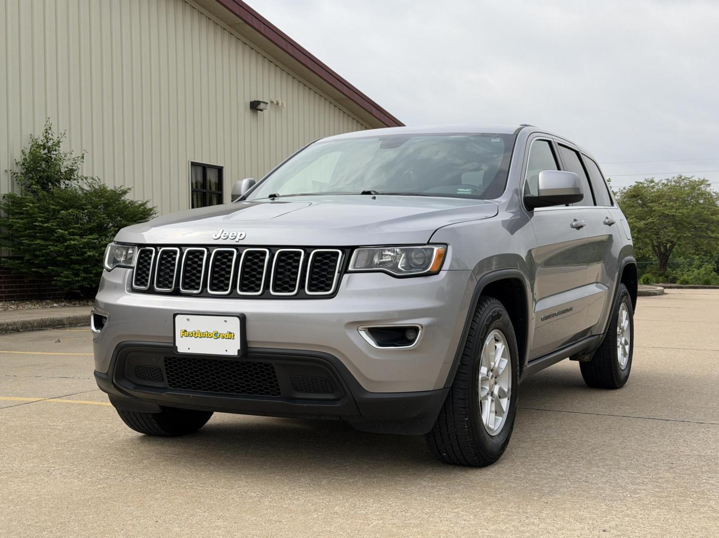 2018 SILVER /Black Jeep Grand Cherokee Laredo 2WD (1C4RJEAG5JC) with an 3.6L V6 engine, Automatic transmission, located at 2990 Old Orchard Rd., Jackson, MO, 63755, 37.354214, -89.612106 - 2018 Jeep Grand Cherokee Laredo 101xxx miles Rear Wheel Drive 3.6L V6 Automatic Backup Camera Bluetooth Cruise Power Windows/Locks/Mirrors We have financing available and we accept trades! Fill out a credit application on our website or come by today! If you have any questions, give us a c - Photo#3