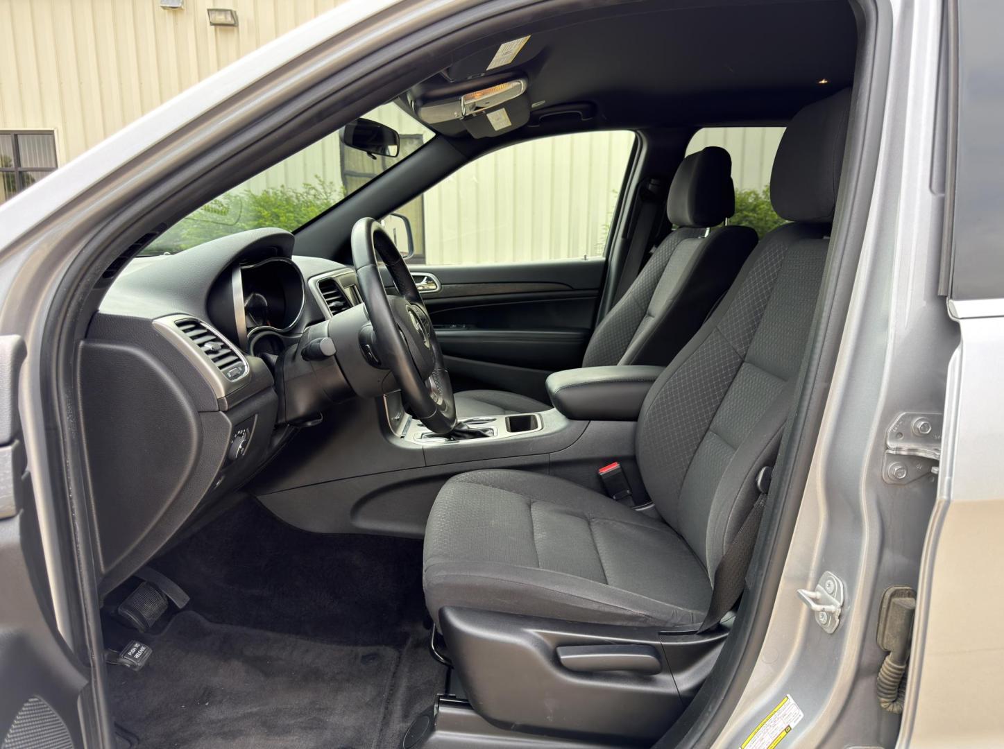 2018 SILVER /Black Jeep Grand Cherokee Laredo 2WD (1C4RJEAG5JC) with an 3.6L V6 engine, Automatic transmission, located at 2990 Old Orchard Rd., Jackson, MO, 63755, 37.354214, -89.612106 - 2018 Jeep Grand Cherokee Laredo 101xxx miles Rear Wheel Drive 3.6L V6 Automatic Backup Camera Bluetooth Cruise Power Windows/Locks/Mirrors We have financing available and we accept trades! Fill out a credit application on our website or come by today! If you have any questions, give us a c - Photo#11