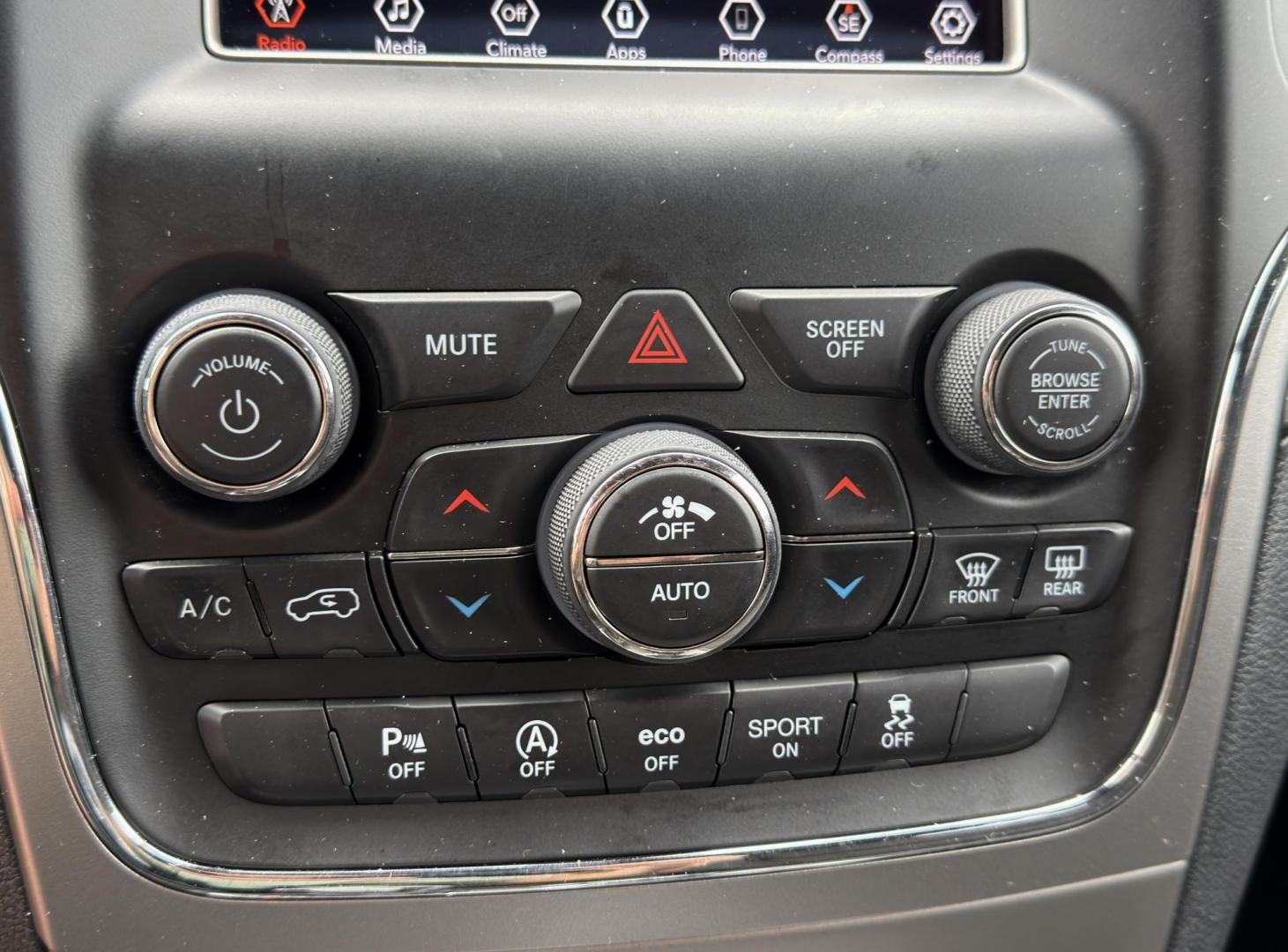 2018 SILVER /Black Jeep Grand Cherokee Laredo 2WD (1C4RJEAG5JC) with an 3.6L V6 engine, Automatic transmission, located at 2990 Old Orchard Rd., Jackson, MO, 63755, 37.354214, -89.612106 - 2018 Jeep Grand Cherokee Laredo 101xxx miles Rear Wheel Drive 3.6L V6 Automatic Backup Camera Bluetooth Cruise Power Windows/Locks/Mirrors We have financing available and we accept trades! Fill out a credit application on our website or come by today! If you have any questions, give us a c - Photo#26