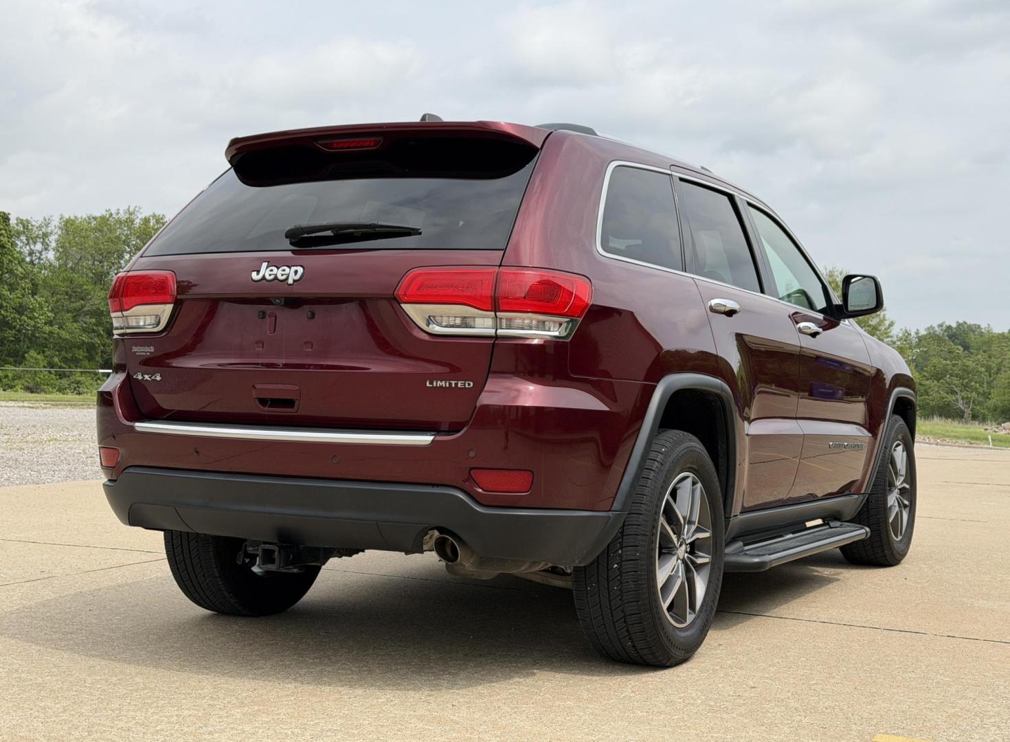 2017 MAROON /Black Jeep Grand Cherokee Limited 4WD (1C4RJFBG6HC) with an 3.6L V6 engine, Automatic transmission, located at 2990 Old Orchard Rd., Jackson, MO, 63755, 37.354214, -89.612106 - 2017 Jeep Grand Cherokee Limited 125xxx miles 4 Wheel Drive 3.6L V6 Automatic Leather Backup Camera Power/Heated Seats Heated Rear Seats Heated Steering Wheel Bluetooth Remote Start Cruise Power Windows/Locks/Mirrors We have financing available and we accept trades! Fill out a credit a - Photo#11