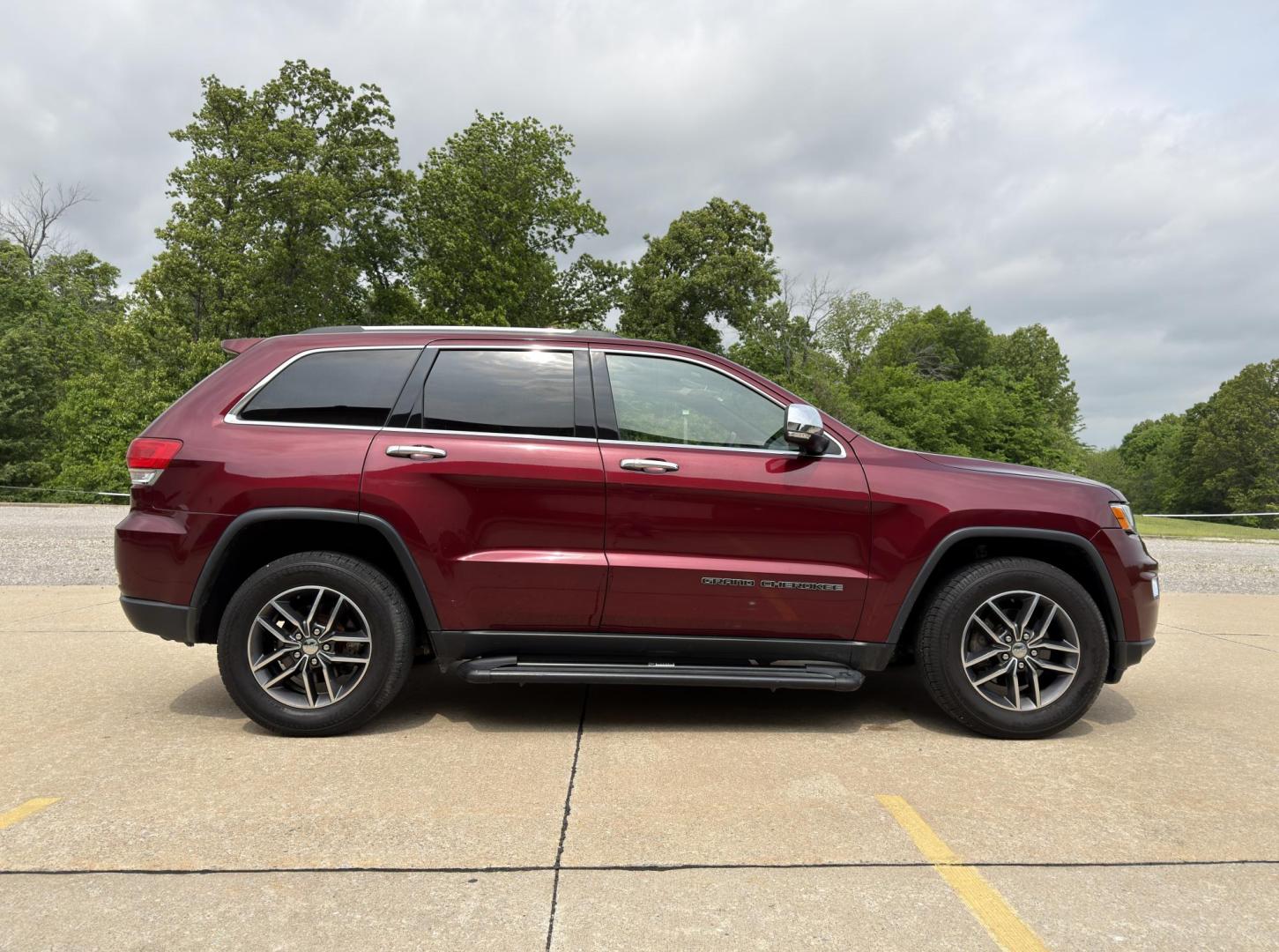 2017 MAROON /Black Jeep Grand Cherokee Limited 4WD (1C4RJFBG6HC) with an 3.6L V6 engine, Automatic transmission, located at 2990 Old Orchard Rd., Jackson, MO, 63755, 37.354214, -89.612106 - 2017 Jeep Grand Cherokee Limited 125xxx miles 4 Wheel Drive 3.6L V6 Automatic Leather Backup Camera Power/Heated Seats Heated Rear Seats Heated Steering Wheel Bluetooth Remote Start Cruise Power Windows/Locks/Mirrors We have financing available and we accept trades! Fill out a credit a - Photo#10