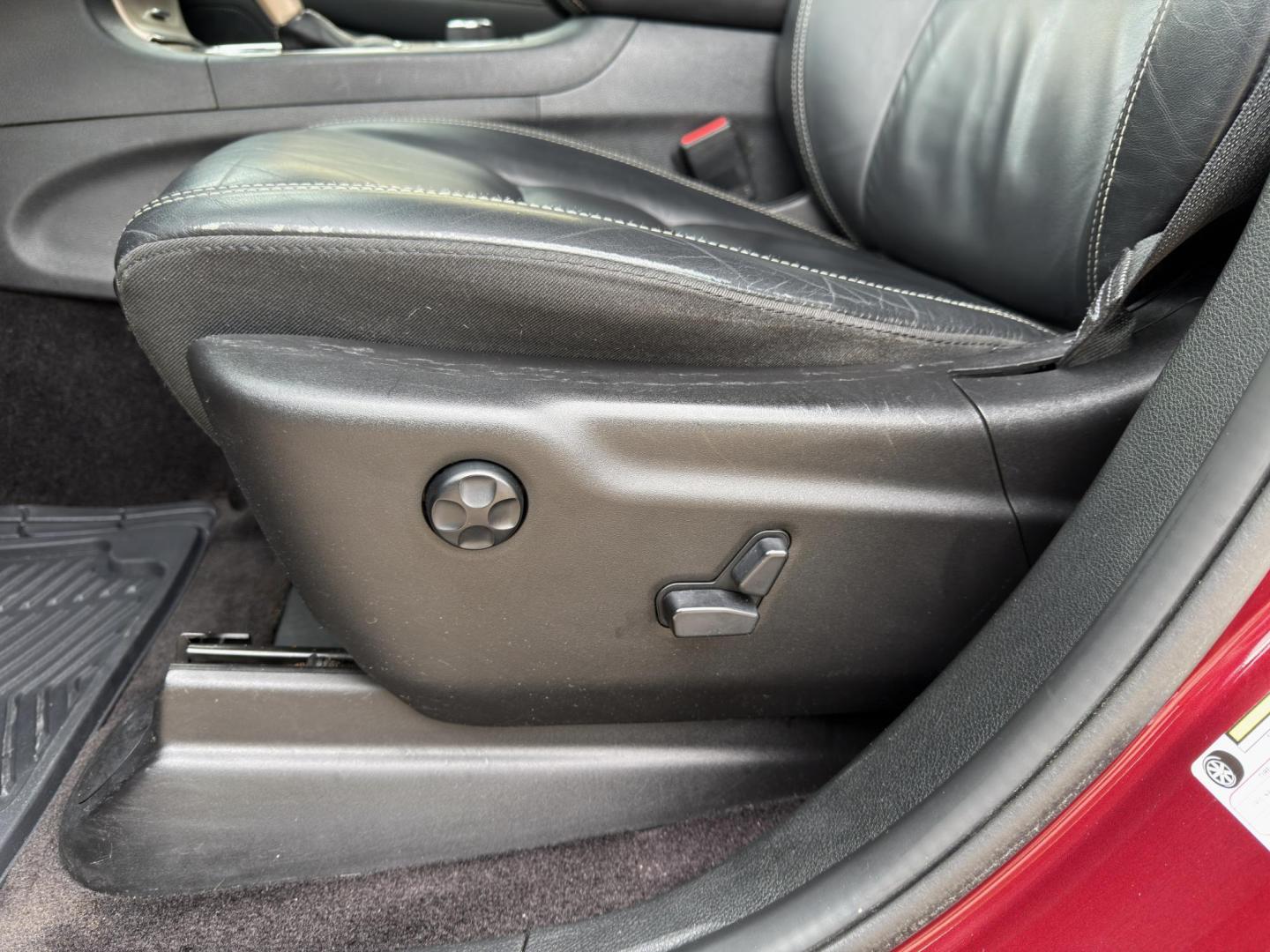 2017 MAROON /Black Jeep Grand Cherokee Limited 4WD (1C4RJFBG6HC) with an 3.6L V6 engine, Automatic transmission, located at 2990 Old Orchard Rd., Jackson, MO, 63755, 37.354214, -89.612106 - 2017 Jeep Grand Cherokee Limited 125xxx miles 4 Wheel Drive 3.6L V6 Automatic Leather Backup Camera Power/Heated Seats Heated Rear Seats Heated Steering Wheel Bluetooth Remote Start Cruise Power Windows/Locks/Mirrors We have financing available and we accept trades! Fill out a credit a - Photo#5