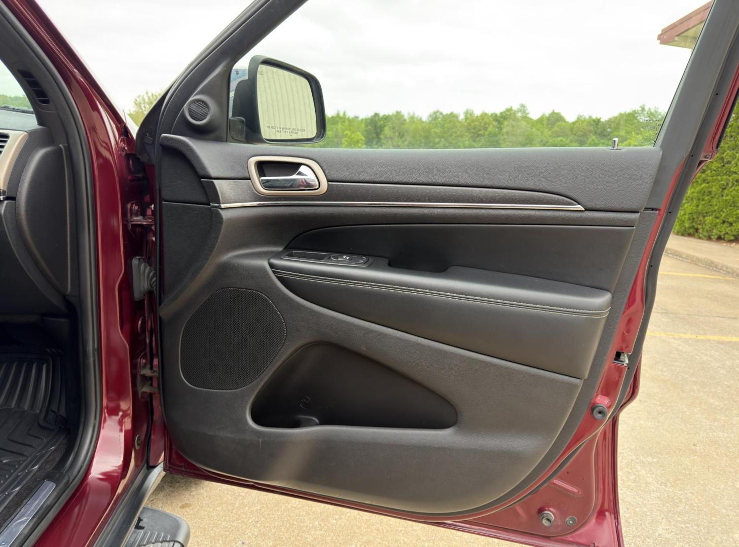 2017 MAROON /Black Jeep Grand Cherokee Limited 4WD (1C4RJFBG6HC) with an 3.6L V6 engine, Automatic transmission, located at 2990 Old Orchard Rd., Jackson, MO, 63755, 37.354214, -89.612106 - 2017 Jeep Grand Cherokee Limited 125xxx miles 4 Wheel Drive 3.6L V6 Automatic Leather Backup Camera Power/Heated Seats Heated Rear Seats Heated Steering Wheel Bluetooth Remote Start Cruise Power Windows/Locks/Mirrors We have financing available and we accept trades! Fill out a credit a - Photo#17