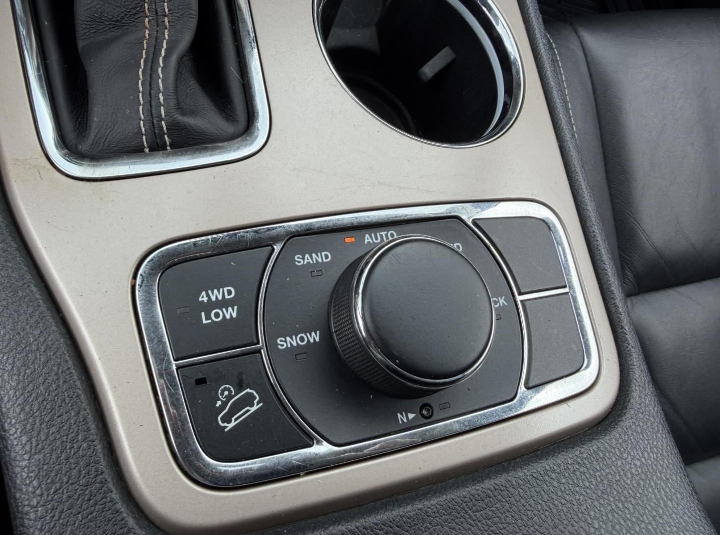 2017 MAROON /Black Jeep Grand Cherokee Limited 4WD (1C4RJFBG6HC) with an 3.6L V6 engine, Automatic transmission, located at 2990 Old Orchard Rd., Jackson, MO, 63755, 37.354214, -89.612106 - 2017 Jeep Grand Cherokee Limited 125xxx miles 4 Wheel Drive 3.6L V6 Automatic Leather Backup Camera Power/Heated Seats Heated Rear Seats Heated Steering Wheel Bluetooth Remote Start Cruise Power Windows/Locks/Mirrors We have financing available and we accept trades! Fill out a credit a - Photo#2