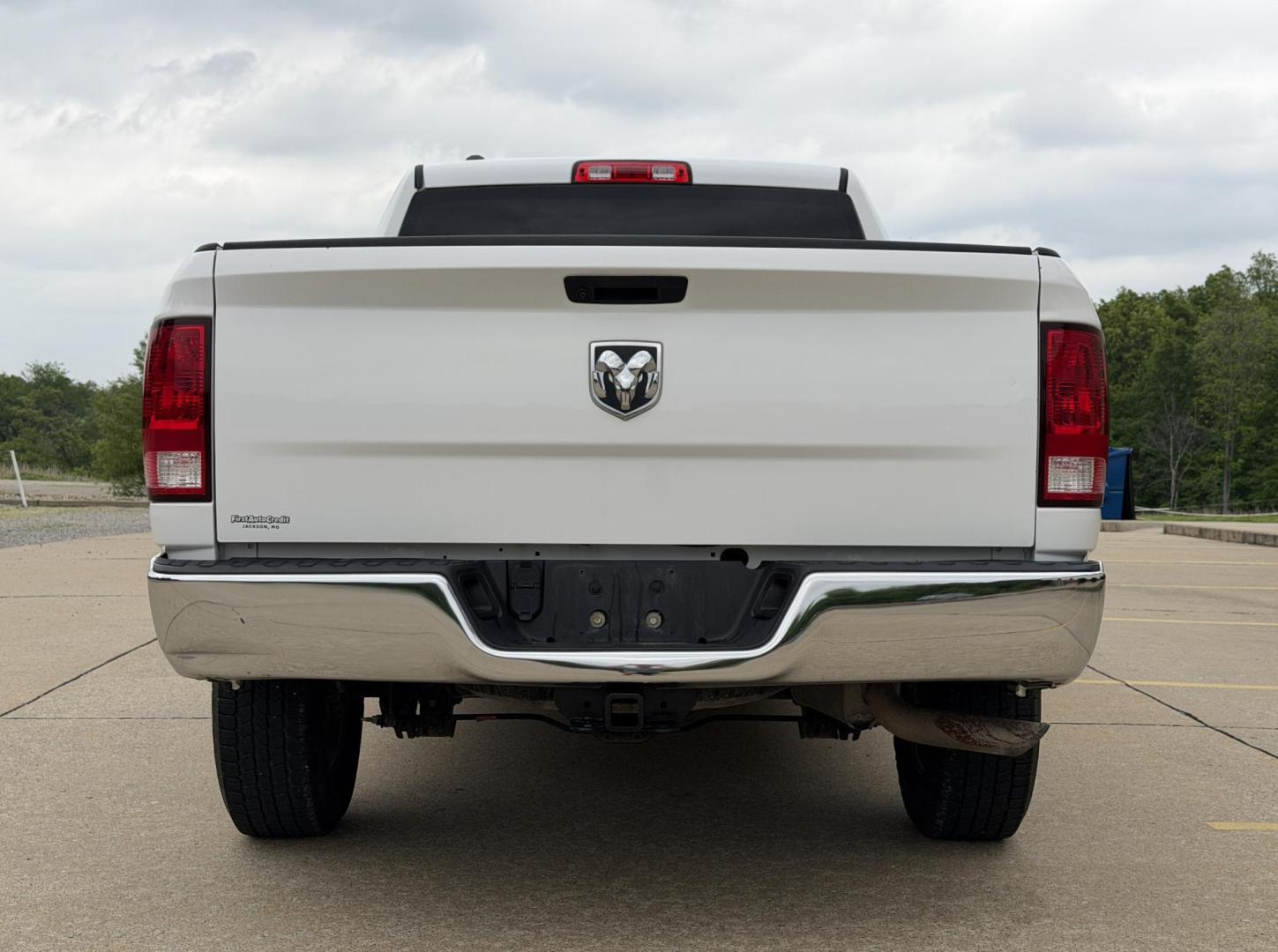 2019 WHITE /Gray RAM 1500 Tradesman Quad Cab 2WD (1C6RR6FG8KS) with an 3.6L V6 engine, Automatic transmission, located at 2990 Old Orchard Rd., Jackson, MO, 63755, 37.354214, -89.612106 - 2019 Ram 1500 Classic Tradesman 88xxx miles Rear Wheel Drive 3.6L V6 Automatic Backup Camera Bluetooth Cruise Power Windows/Locks/Mirrors We have financing available and we accept trades! Fill out a credit application on our website or come by today! If you have any questions, give us a ca - Photo#8