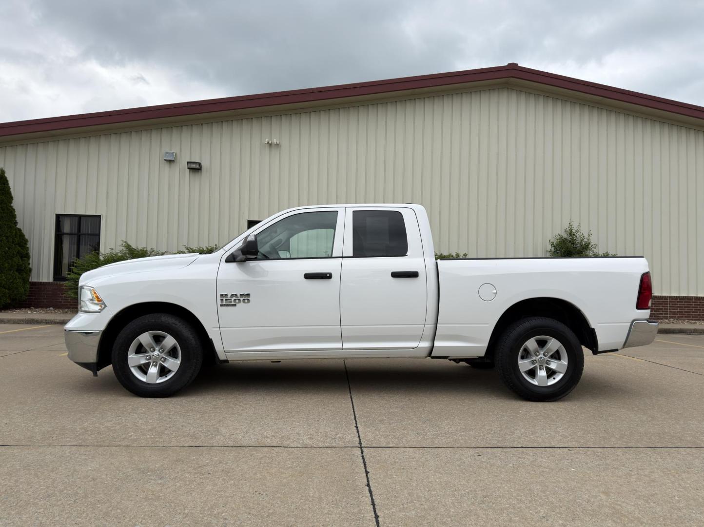 2019 WHITE /Gray RAM 1500 Tradesman Quad Cab 2WD (1C6RR6FG8KS) with an 3.6L V6 engine, Automatic transmission, located at 2990 Old Orchard Rd., Jackson, MO, 63755, 37.354214, -89.612106 - 2019 Ram 1500 Classic Tradesman 88xxx miles Rear Wheel Drive 3.6L V6 Automatic Backup Camera Bluetooth Cruise Power Windows/Locks/Mirrors We have financing available and we accept trades! Fill out a credit application on our website or come by today! If you have any questions, give us a ca - Photo#4