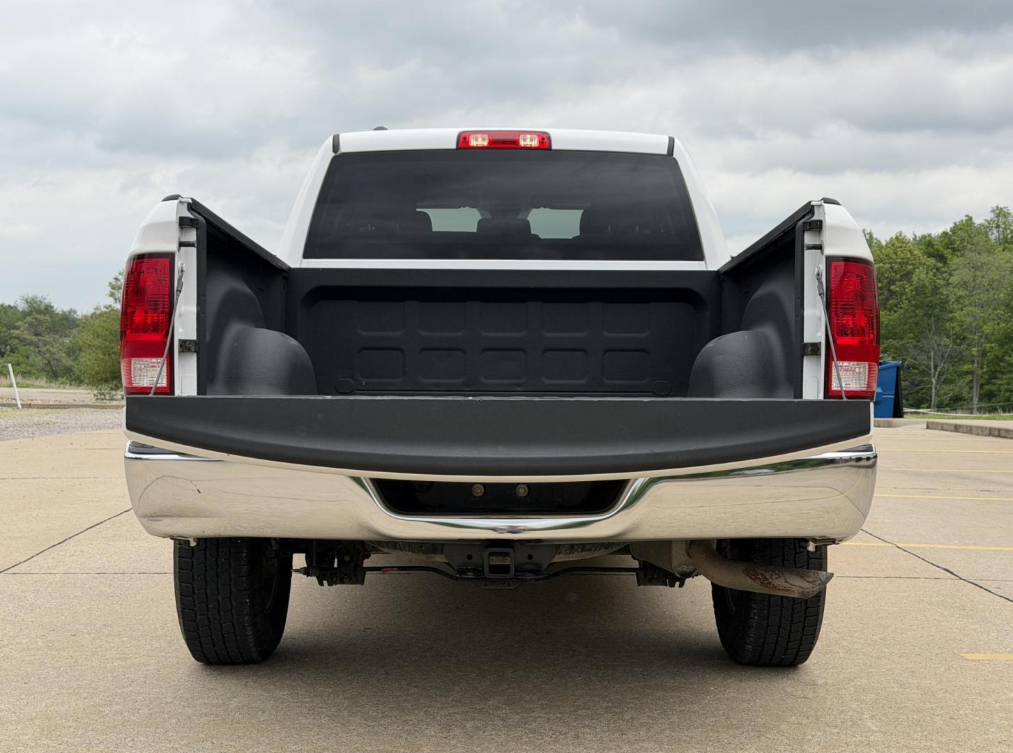 2019 WHITE /Gray RAM 1500 Tradesman Quad Cab 2WD (1C6RR6FG8KS) with an 3.6L V6 engine, Automatic transmission, located at 2990 Old Orchard Rd., Jackson, MO, 63755, 37.354214, -89.612106 - 2019 Ram 1500 Classic Tradesman 88xxx miles Rear Wheel Drive 3.6L V6 Automatic Backup Camera Bluetooth Cruise Power Windows/Locks/Mirrors We have financing available and we accept trades! Fill out a credit application on our website or come by today! If you have any questions, give us a ca - Photo#17