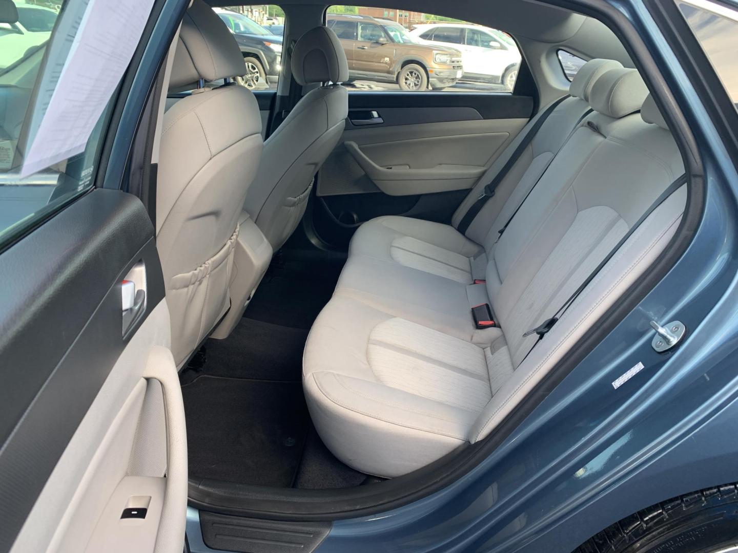 2016 BLUE /GRAY Hyundai Sonata Hybrid Base (KMHE24L14GA) with an 2.0L L4 DOHC 16V HYBRID engine, Automatic transmission, located at 506 S. Kingshighway, Cape Girardeau, MO, 63703, (573) 235-5000, 37.294991, -89.553635 - 2016 Hyundai Sonata Hybrid Base 134,xxx miles Front Wheel Drive Cloth Seats Power Windows Rear Window Defroster Power Outlet Steering Wheel Controls Tilt Steering Wheel Alarm System Bluetooth Wireless Cruise Control Hands Free Phone Remote Keyless Entry Proximity Sensing Keyless Entry - Photo#16