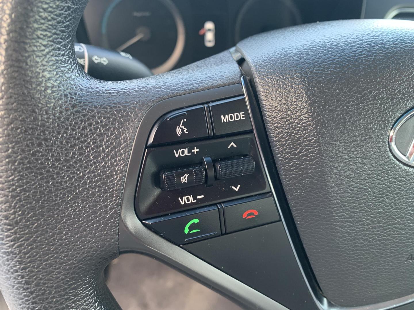 2016 BLUE /GRAY Hyundai Sonata Hybrid Base (KMHE24L14GA) with an 2.0L L4 DOHC 16V HYBRID engine, Automatic transmission, located at 506 S. Kingshighway, Cape Girardeau, MO, 63703, (573) 235-5000, 37.294991, -89.553635 - 2016 Hyundai Sonata Hybrid Base 134,xxx miles Front Wheel Drive Cloth Seats Power Windows Rear Window Defroster Power Outlet Steering Wheel Controls Tilt Steering Wheel Alarm System Bluetooth Wireless Cruise Control Hands Free Phone Remote Keyless Entry Proximity Sensing Keyless Entry - Photo#21