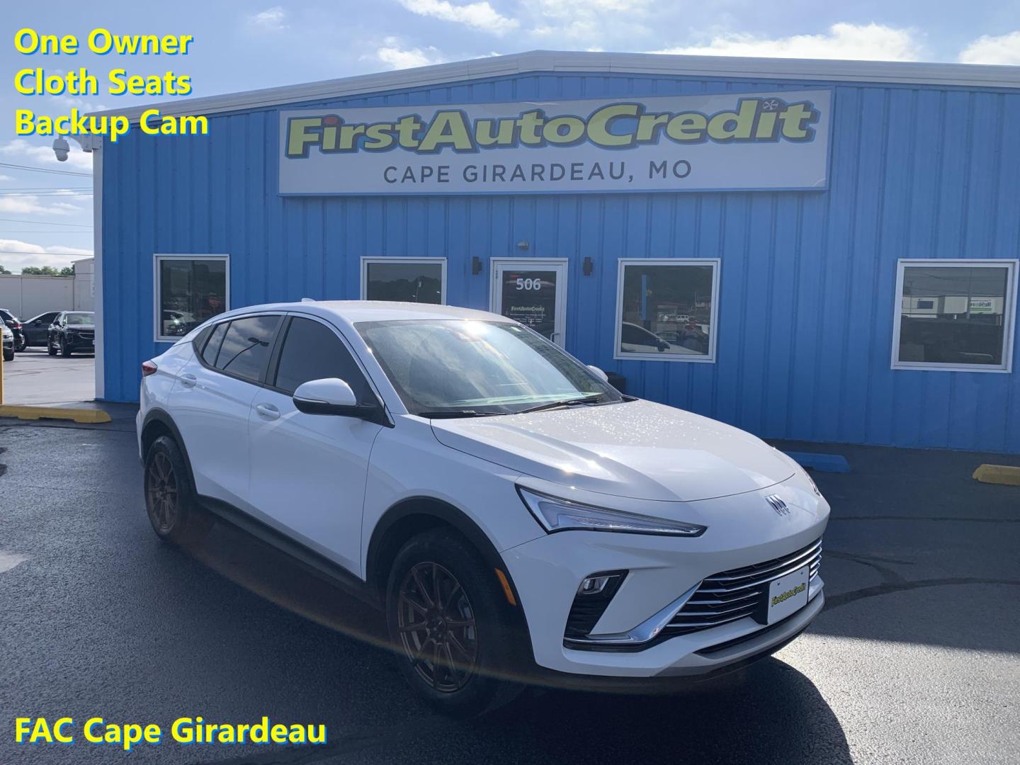 2025 WHITE /GRAY Buick Envista Preferred (KL47LAEP9SB) with an 1.2L L3 TURBO engine, Automatic transmission, located at 506 S. Kingshighway, Cape Girardeau, MO, 63703, (573) 235-5000, 37.294991, -89.553635 - 2025 Buick Envista Preferred 24,xxx Miles Own Owner 12V Power Outlet Alarm System Bluetooth Cloth Seats Cruise Control Folding Rear Seat Hands Free Phone Power Outlet Power Windows Push-Button Engine Start Rear Window Defroster Remote Engine Start Remote Keyless Entry Satellite Radio - Photo#0