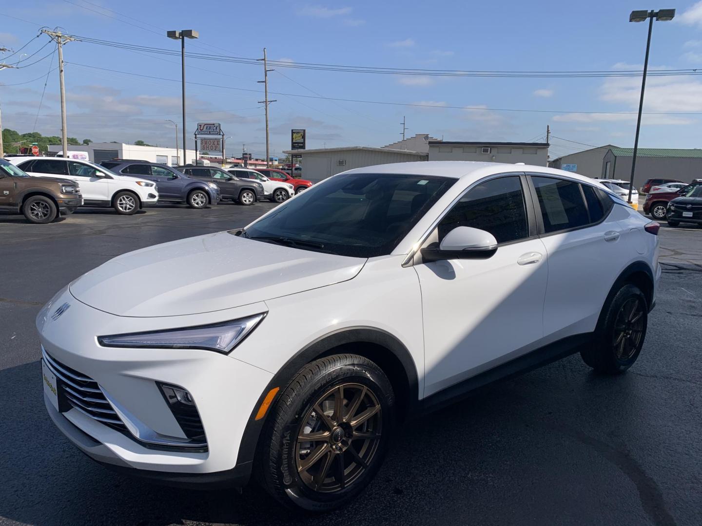 2025 WHITE /GRAY Buick Envista Preferred (KL47LAEP9SB) with an 1.2L L3 TURBO engine, Automatic transmission, located at 506 S. Kingshighway, Cape Girardeau, MO, 63703, (573) 235-5000, 37.294991, -89.553635 - 2025 Buick Envista Preferred 24,xxx Miles Own Owner 12V Power Outlet Alarm System Bluetooth Cloth Seats Cruise Control Folding Rear Seat Hands Free Phone Power Outlet Power Windows Push-Button Engine Start Rear Window Defroster Remote Engine Start Remote Keyless Entry Satellite Radio - Photo#3