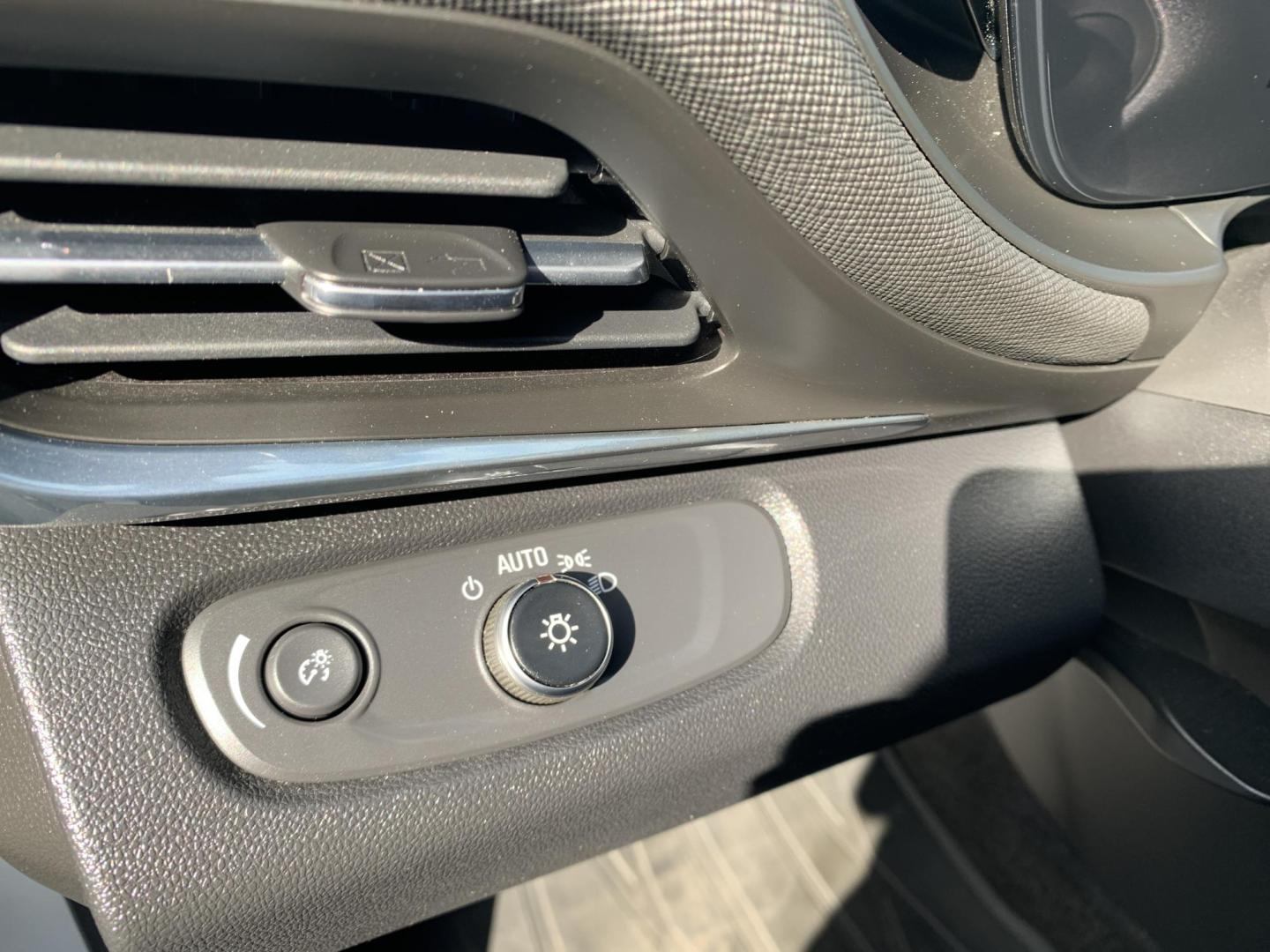 2025 WHITE /GRAY Buick Envista Preferred (KL47LAEP9SB) with an 1.2L L3 TURBO engine, Automatic transmission, located at 506 S. Kingshighway, Cape Girardeau, MO, 63703, (573) 235-5000, 37.294991, -89.553635 - 2025 Buick Envista Preferred 24,xxx Miles Own Owner 12V Power Outlet Alarm System Bluetooth Cloth Seats Cruise Control Folding Rear Seat Hands Free Phone Power Outlet Power Windows Push-Button Engine Start Rear Window Defroster Remote Engine Start Remote Keyless Entry Satellite Radio - Photo#22