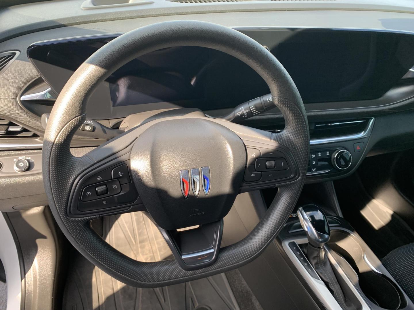 2025 WHITE /GRAY Buick Envista Preferred (KL47LAEP9SB) with an 1.2L L3 TURBO engine, Automatic transmission, located at 506 S. Kingshighway, Cape Girardeau, MO, 63703, (573) 235-5000, 37.294991, -89.553635 - 2025 Buick Envista Preferred 24,xxx Miles Own Owner 12V Power Outlet Alarm System Bluetooth Cloth Seats Cruise Control Folding Rear Seat Hands Free Phone Power Outlet Power Windows Push-Button Engine Start Rear Window Defroster Remote Engine Start Remote Keyless Entry Satellite Radio - Photo#25
