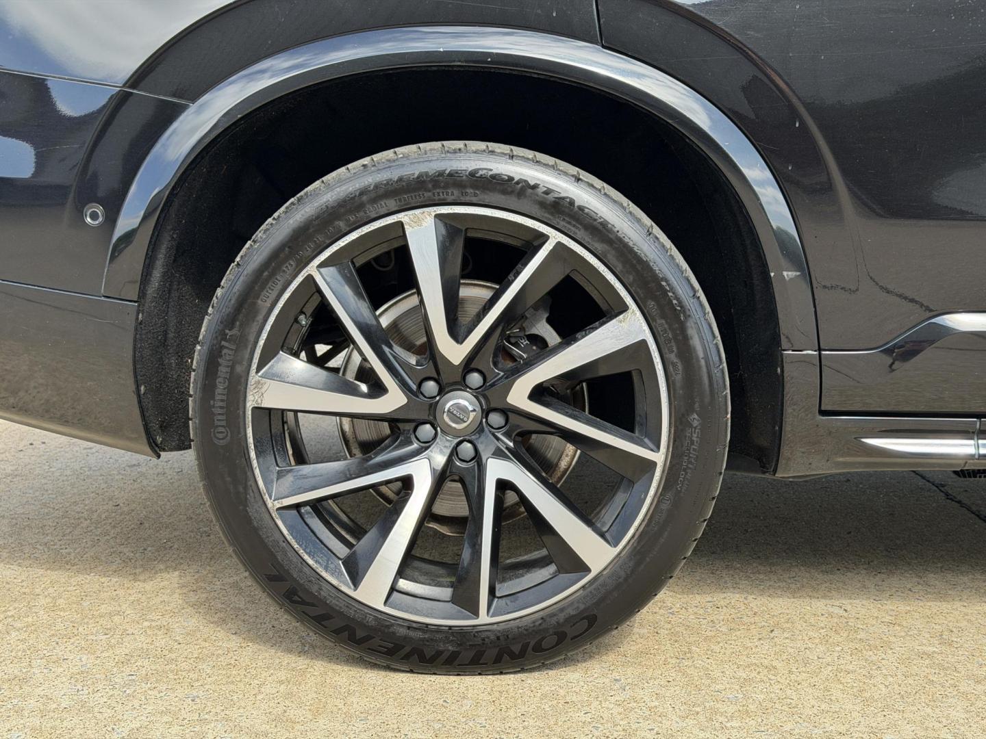 2018 BLACK /Black Volvo XC90 T6 Momentum AWD (YV4A22PK3J1) with an 2.0L 4 Cyl. engine, Automatic transmission, located at 2990 Old Orchard Rd., Jackson, MO, 63755, 37.354214, -89.612106 - 2018 Volvo XC90 T6 Momentum 108xxx miles All Wheel Drive 2.0L 4 Cyl. Automatic Leather 3rd Row Navigation Power/Heated Seats Heated Steering Wheel Backup Camera Sunroof Bluetooth Cruise Power Windows/Locks/Mirrors We have financing available and we accept trades! Fill out a credit app - Photo#43