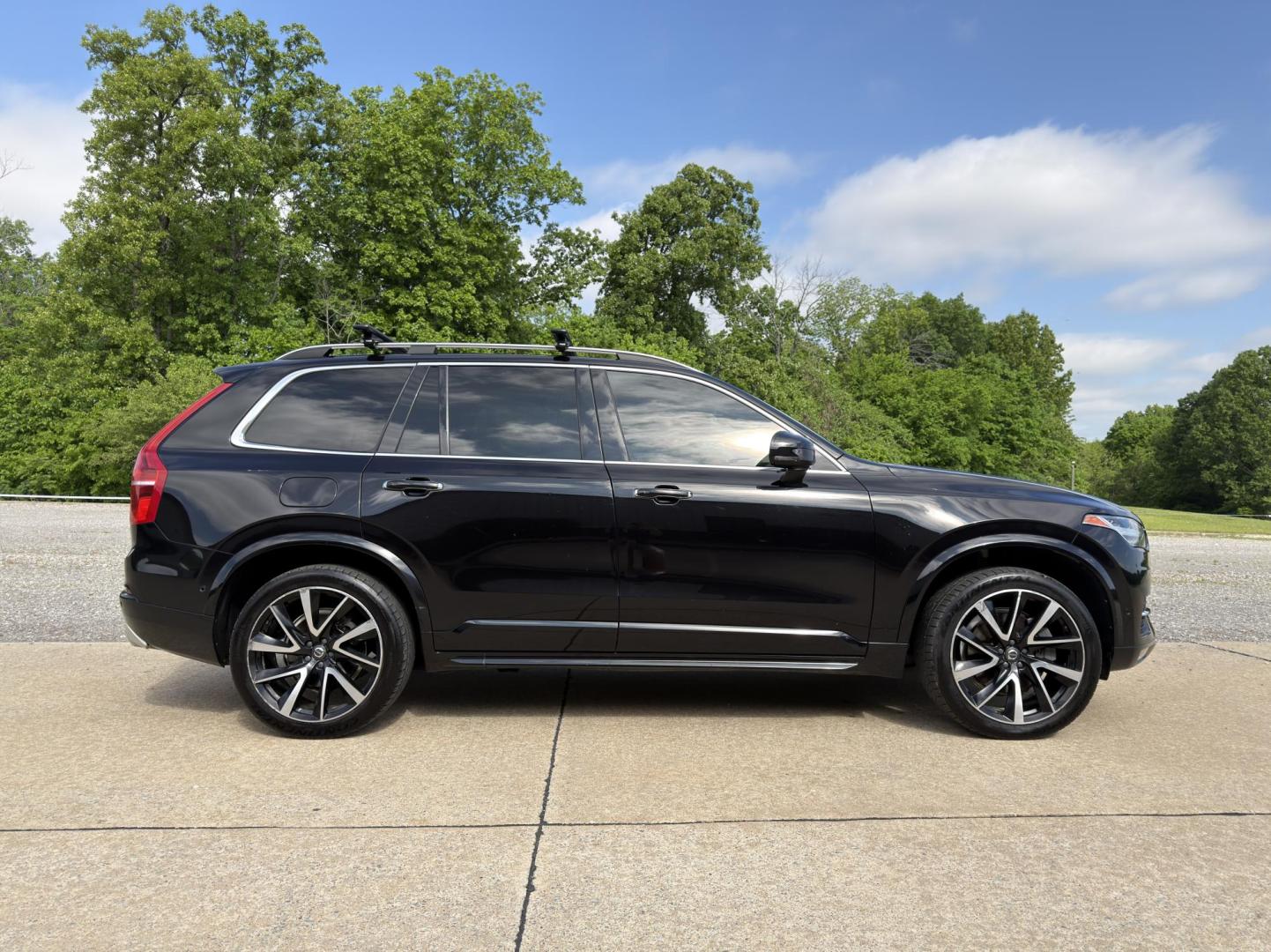 2018 BLACK /Black Volvo XC90 T6 Momentum AWD (YV4A22PK3J1) with an 2.0L 4 Cyl. engine, Automatic transmission, located at 2990 Old Orchard Rd., Jackson, MO, 63755, 37.354214, -89.612106 - 2018 Volvo XC90 T6 Momentum 108xxx miles All Wheel Drive 2.0L 4 Cyl. Automatic Leather 3rd Row Navigation Power/Heated Seats Heated Steering Wheel Backup Camera Sunroof Bluetooth Cruise Power Windows/Locks/Mirrors We have financing available and we accept trades! Fill out a credit app - Photo#9