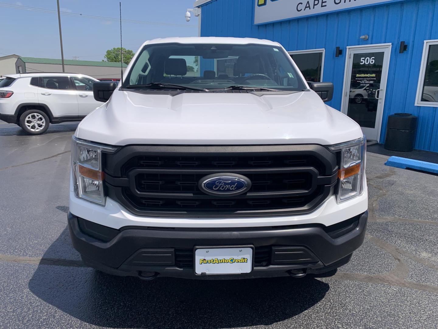2021 WHITE /GRAY Ford F-150 SuperCrew 4WD (1FTEW1EB6MK) with an 3.3L V6 DOHC 24V engine, Automatic transmission, located at 506 S. Kingshighway, Cape Girardeau, MO, 63703, (573) 235-5000, 37.294991, -89.553635 - 2021 Ford F-150 SuperCrew 60,xxx miles 4wd Power Windows Rear Window Defroster 12V Power Outlet Steering Wheel Controls Tilt Steering Wheel Alarm System Cruise Control Remote Keyless Entry We have financing available and we accept trades! Fill out a credit application on our website or - Photo#1