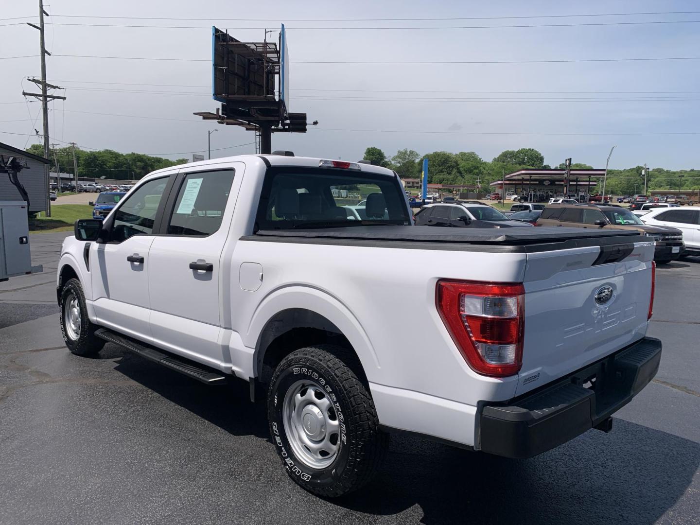 2021 WHITE /GRAY Ford F-150 SuperCrew 4WD (1FTEW1EB6MK) with an 3.3L V6 DOHC 24V engine, Automatic transmission, located at 506 S. Kingshighway, Cape Girardeau, MO, 63703, (573) 235-5000, 37.294991, -89.553635 - 2021 Ford F-150 SuperCrew 60,xxx miles 4wd Power Windows Rear Window Defroster 12V Power Outlet Steering Wheel Controls Tilt Steering Wheel Alarm System Cruise Control Remote Keyless Entry We have financing available and we accept trades! Fill out a credit application on our website or - Photo#4