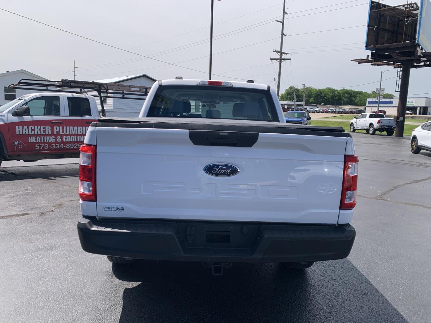 2021 WHITE /GRAY Ford F-150 SuperCrew 4WD (1FTEW1EB6MK) with an 3.3L V6 DOHC 24V engine, Automatic transmission, located at 506 S. Kingshighway, Cape Girardeau, MO, 63703, (573) 235-5000, 37.294991, -89.553635 - 2021 Ford F-150 SuperCrew 60,xxx miles 4wd Power Windows Rear Window Defroster 12V Power Outlet Steering Wheel Controls Tilt Steering Wheel Alarm System Cruise Control Remote Keyless Entry We have financing available and we accept trades! Fill out a credit application on our website or - Photo#6