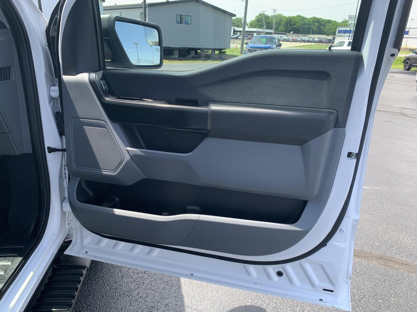 2021 WHITE /GRAY Ford F-150 SuperCrew 4WD (1FTEW1EB6MK) with an 3.3L V6 DOHC 24V engine, Automatic transmission, located at 506 S. Kingshighway, Cape Girardeau, MO, 63703, (573) 235-5000, 37.294991, -89.553635 - 2021 Ford F-150 SuperCrew 60,xxx miles 4wd Power Windows Rear Window Defroster 12V Power Outlet Steering Wheel Controls Tilt Steering Wheel Alarm System Cruise Control Remote Keyless Entry We have financing available and we accept trades! Fill out a credit application on our website or - Photo#10