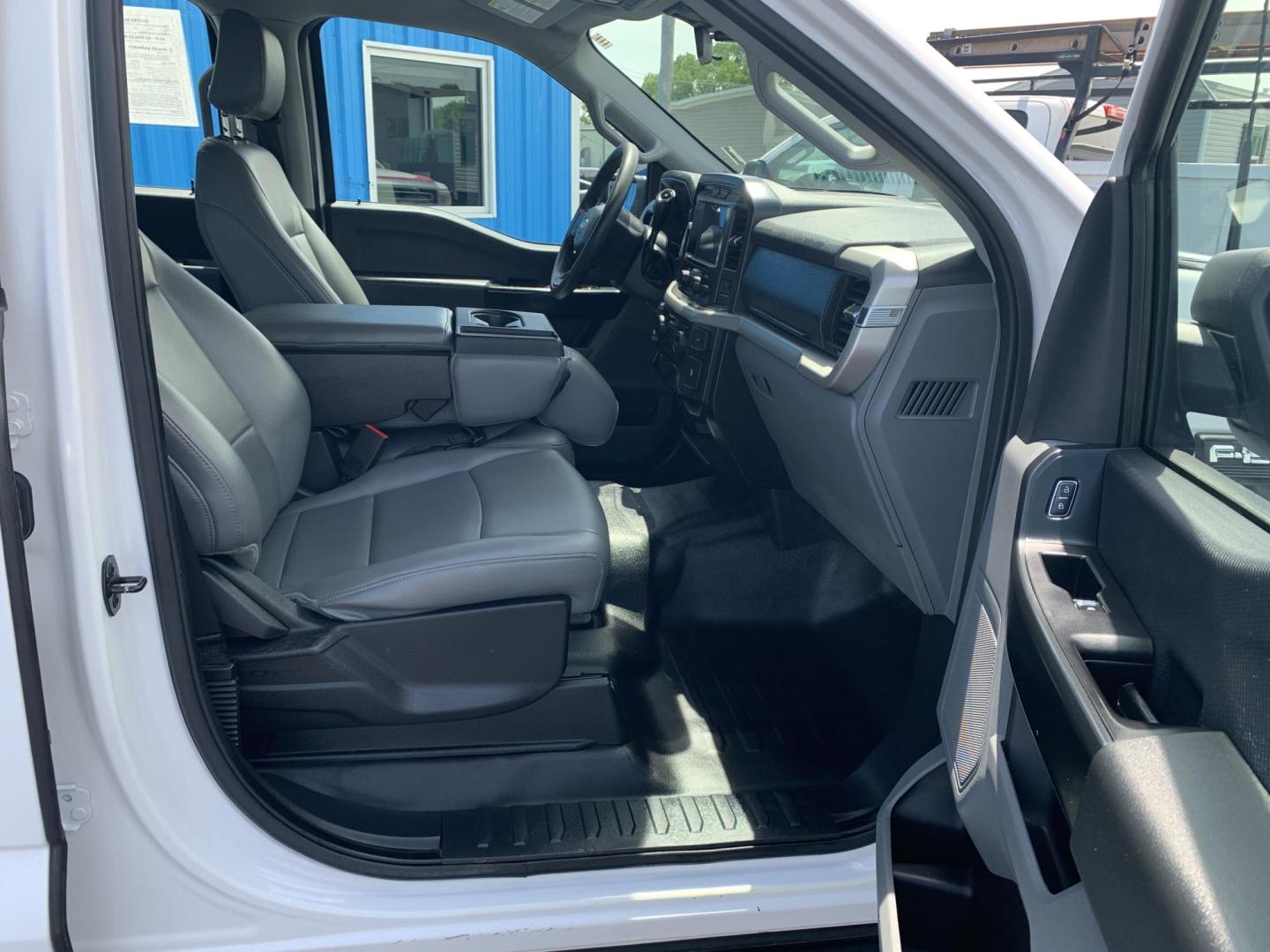 2021 WHITE /GRAY Ford F-150 SuperCrew 4WD (1FTEW1EB6MK) with an 3.3L V6 DOHC 24V engine, Automatic transmission, located at 506 S. Kingshighway, Cape Girardeau, MO, 63703, (573) 235-5000, 37.294991, -89.553635 - 2021 Ford F-150 SuperCrew 60,xxx miles 4wd Power Windows Rear Window Defroster 12V Power Outlet Steering Wheel Controls Tilt Steering Wheel Alarm System Cruise Control Remote Keyless Entry We have financing available and we accept trades! Fill out a credit application on our website or - Photo#11