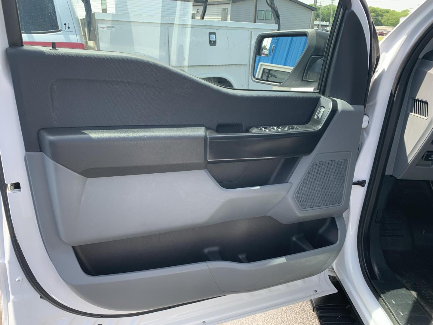2021 WHITE /GRAY Ford F-150 SuperCrew 4WD (1FTEW1EB6MK) with an 3.3L V6 DOHC 24V engine, Automatic transmission, located at 506 S. Kingshighway, Cape Girardeau, MO, 63703, (573) 235-5000, 37.294991, -89.553635 - 2021 Ford F-150 SuperCrew 60,xxx miles 4wd Power Windows Rear Window Defroster 12V Power Outlet Steering Wheel Controls Tilt Steering Wheel Alarm System Cruise Control Remote Keyless Entry We have financing available and we accept trades! Fill out a credit application on our website or - Photo#16