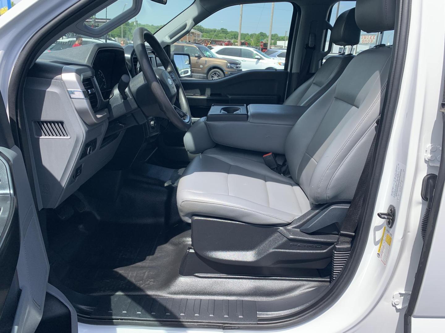 2021 WHITE /GRAY Ford F-150 SuperCrew 4WD (1FTEW1EB6MK) with an 3.3L V6 DOHC 24V engine, Automatic transmission, located at 506 S. Kingshighway, Cape Girardeau, MO, 63703, (573) 235-5000, 37.294991, -89.553635 - 2021 Ford F-150 SuperCrew 60,xxx miles 4wd Power Windows Rear Window Defroster 12V Power Outlet Steering Wheel Controls Tilt Steering Wheel Alarm System Cruise Control Remote Keyless Entry We have financing available and we accept trades! Fill out a credit application on our website or - Photo#18