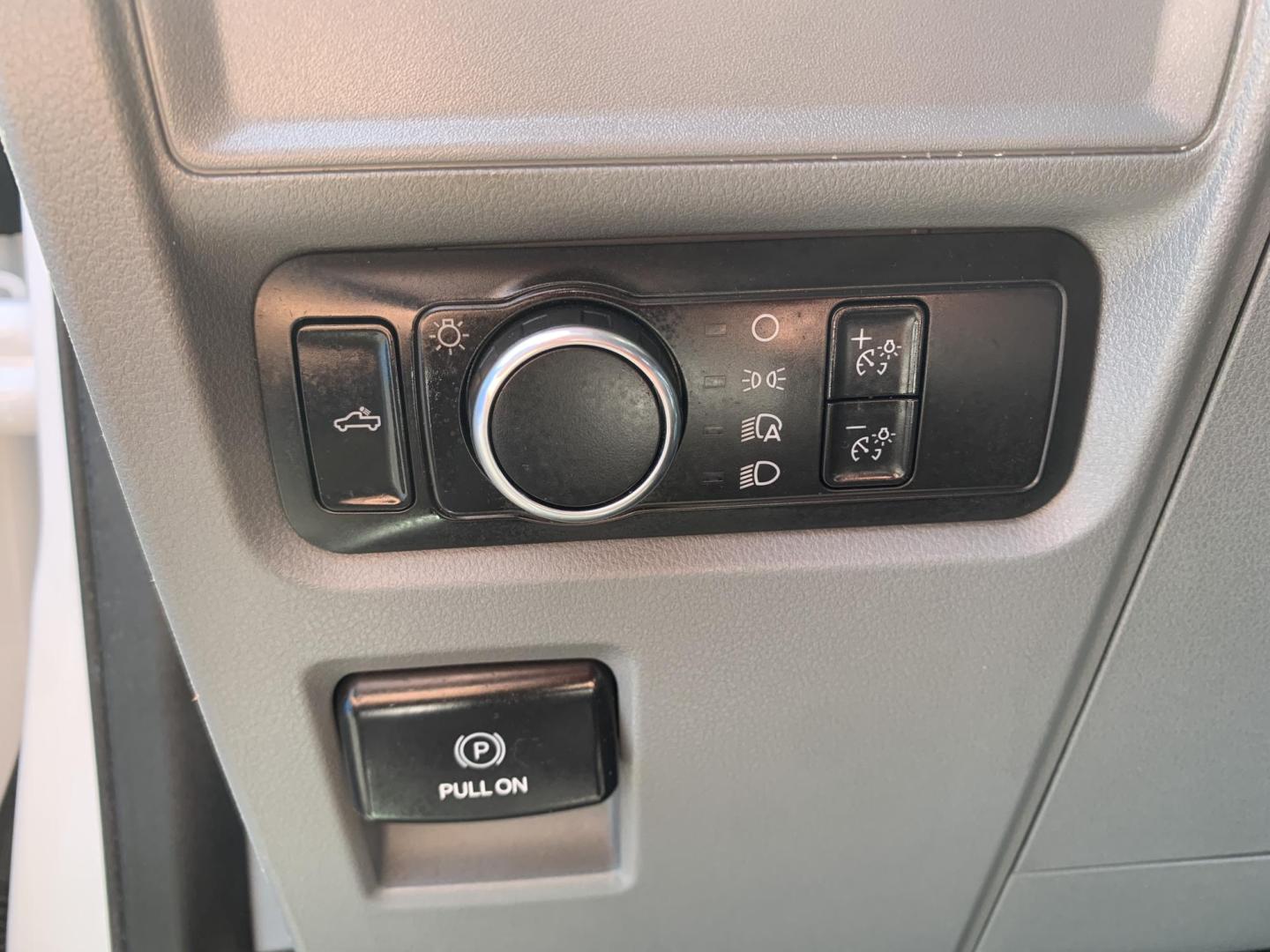 2021 WHITE /GRAY Ford F-150 SuperCrew 4WD (1FTEW1EB6MK) with an 3.3L V6 DOHC 24V engine, Automatic transmission, located at 506 S. Kingshighway, Cape Girardeau, MO, 63703, (573) 235-5000, 37.294991, -89.553635 - 2021 Ford F-150 SuperCrew 60,xxx miles 4wd Power Windows Rear Window Defroster 12V Power Outlet Steering Wheel Controls Tilt Steering Wheel Alarm System Cruise Control Remote Keyless Entry We have financing available and we accept trades! Fill out a credit application on our website or - Photo#20