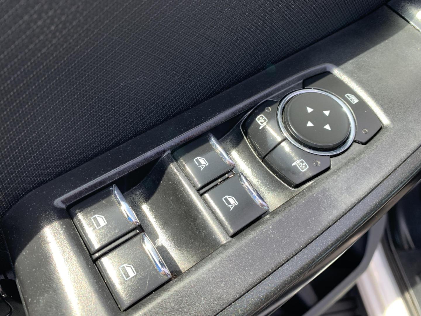 2021 WHITE /GRAY Ford F-150 SuperCrew 4WD (1FTEW1EB6MK) with an 3.3L V6 DOHC 24V engine, Automatic transmission, located at 506 S. Kingshighway, Cape Girardeau, MO, 63703, (573) 235-5000, 37.294991, -89.553635 - 2021 Ford F-150 SuperCrew 60,xxx miles 4wd Power Windows Rear Window Defroster 12V Power Outlet Steering Wheel Controls Tilt Steering Wheel Alarm System Cruise Control Remote Keyless Entry We have financing available and we accept trades! Fill out a credit application on our website or - Photo#19