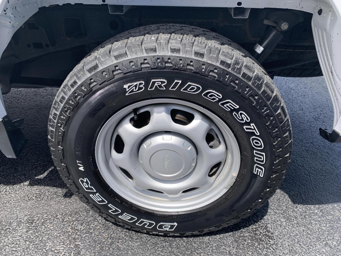 2021 WHITE /GRAY Ford F-150 SuperCrew 4WD (1FTEW1EB6MK) with an 3.3L V6 DOHC 24V engine, Automatic transmission, located at 506 S. Kingshighway, Cape Girardeau, MO, 63703, (573) 235-5000, 37.294991, -89.553635 - 2021 Ford F-150 SuperCrew 60,xxx miles 4wd Power Windows Rear Window Defroster 12V Power Outlet Steering Wheel Controls Tilt Steering Wheel Alarm System Cruise Control Remote Keyless Entry We have financing available and we accept trades! Fill out a credit application on our website or - Photo#32
