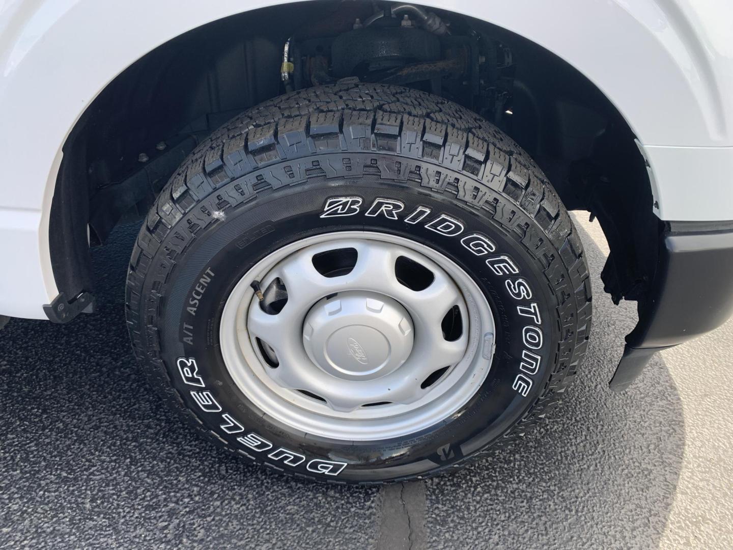 2021 WHITE /GRAY Ford F-150 SuperCrew 4WD (1FTEW1EB6MK) with an 3.3L V6 DOHC 24V engine, Automatic transmission, located at 506 S. Kingshighway, Cape Girardeau, MO, 63703, (573) 235-5000, 37.294991, -89.553635 - 2021 Ford F-150 SuperCrew 60,xxx miles 4wd Power Windows Rear Window Defroster 12V Power Outlet Steering Wheel Controls Tilt Steering Wheel Alarm System Cruise Control Remote Keyless Entry We have financing available and we accept trades! Fill out a credit application on our website or - Photo#30