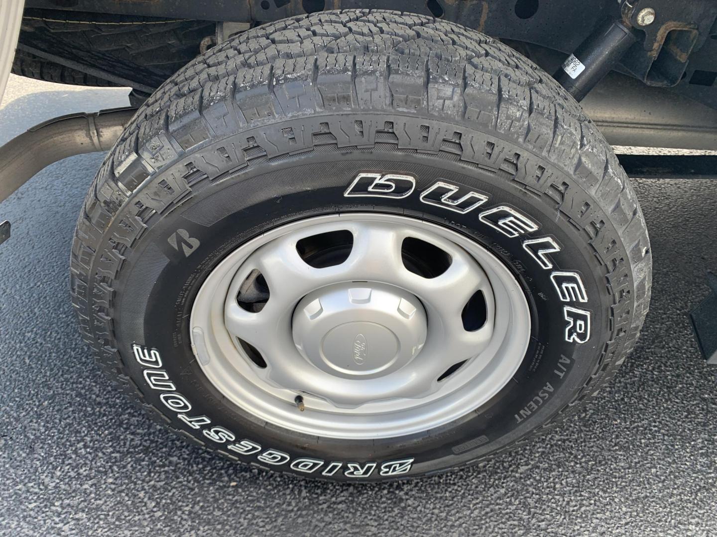 2021 WHITE /GRAY Ford F-150 SuperCrew 4WD (1FTEW1EB6MK) with an 3.3L V6 DOHC 24V engine, Automatic transmission, located at 506 S. Kingshighway, Cape Girardeau, MO, 63703, (573) 235-5000, 37.294991, -89.553635 - 2021 Ford F-150 SuperCrew 60,xxx miles 4wd Power Windows Rear Window Defroster 12V Power Outlet Steering Wheel Controls Tilt Steering Wheel Alarm System Cruise Control Remote Keyless Entry We have financing available and we accept trades! Fill out a credit application on our website or - Photo#31
