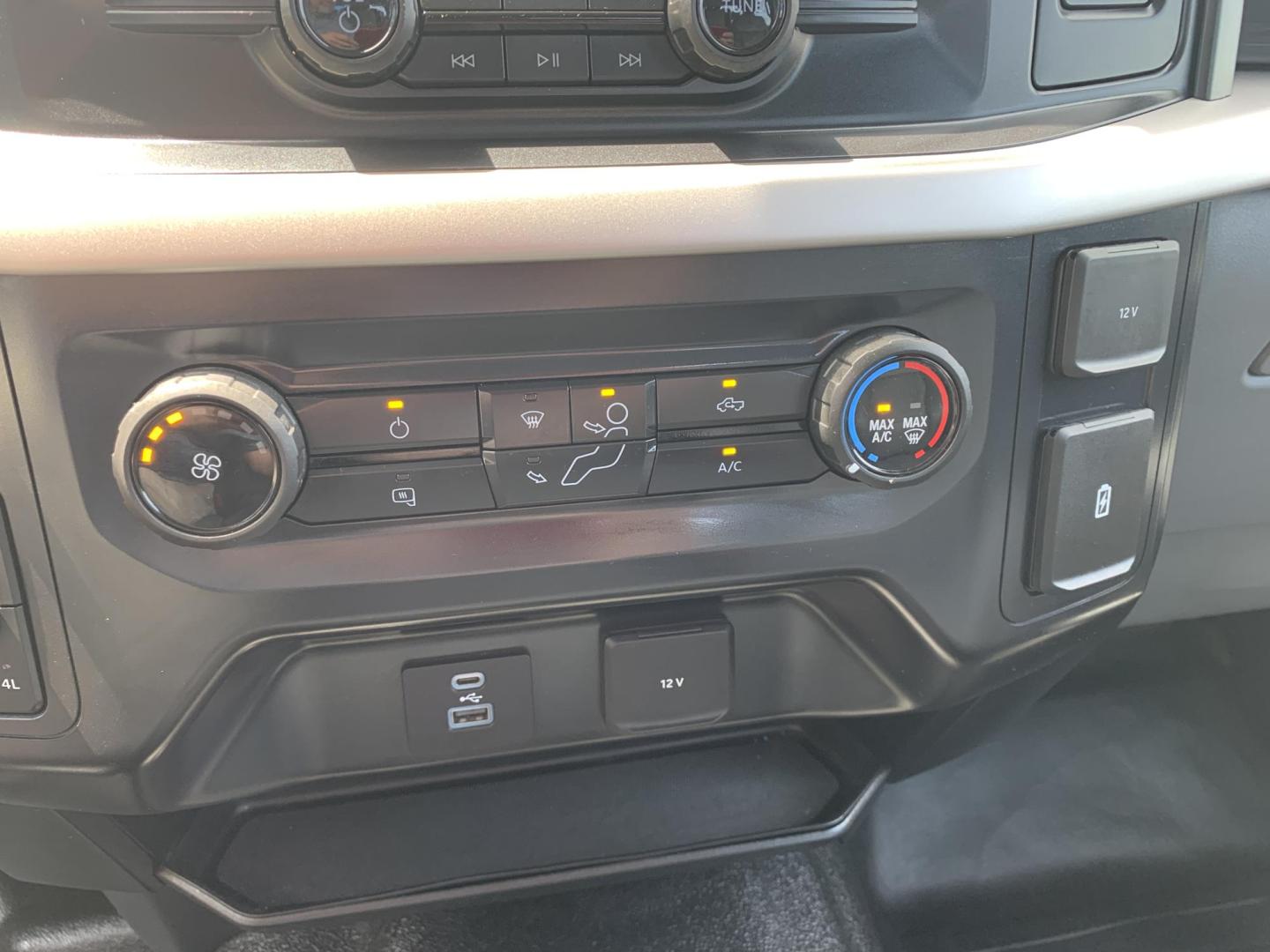 2021 WHITE /GRAY Ford F-150 SuperCrew 4WD (1FTEW1EB6MK) with an 3.3L V6 DOHC 24V engine, Automatic transmission, located at 506 S. Kingshighway, Cape Girardeau, MO, 63703, (573) 235-5000, 37.294991, -89.553635 - 2021 Ford F-150 SuperCrew 60,xxx miles 4wd Power Windows Rear Window Defroster 12V Power Outlet Steering Wheel Controls Tilt Steering Wheel Alarm System Cruise Control Remote Keyless Entry We have financing available and we accept trades! Fill out a credit application on our website or - Photo#26