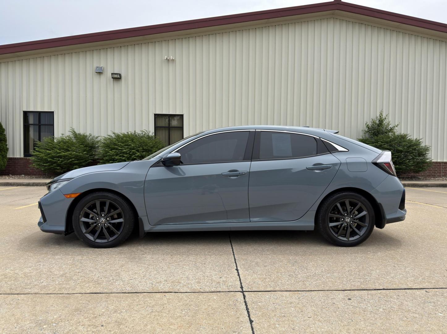 2020 BLUE /Black Honda Civic EX-L (SHHFK7H85LU) with an 1.5L 4 Cyl. Turbo engine, CVT transmission, located at 2990 Old Orchard Rd., Jackson, MO, 63755, 37.354214, -89.612106 - 2020 Honda Civic EX-L 85xxx miles Front Wheel Drive 1.5L 4 Cyl. Turbo Automatic Leather Backup Camera Heated Seats Power Driver Seat Sunroof Bluetooth Remote Start Cruise Power Windows/Locks/Mirrors We have financing available and we accept trades! Fill out a credit application on our - Photo#8