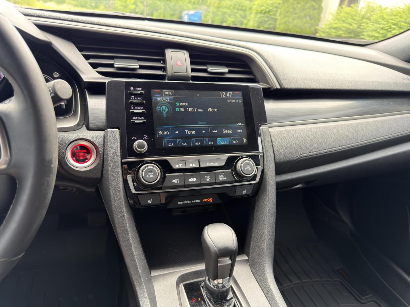 2020 BLUE /Black Honda Civic EX-L (SHHFK7H85LU) with an 1.5L 4 Cyl. Turbo engine, CVT transmission, located at 2990 Old Orchard Rd., Jackson, MO, 63755, 37.354214, -89.612106 - 2020 Honda Civic EX-L 85xxx miles Front Wheel Drive 1.5L 4 Cyl. Turbo Automatic Leather Backup Camera Heated Seats Power Driver Seat Sunroof Bluetooth Remote Start Cruise Power Windows/Locks/Mirrors We have financing available and we accept trades! Fill out a credit application on our - Photo#26