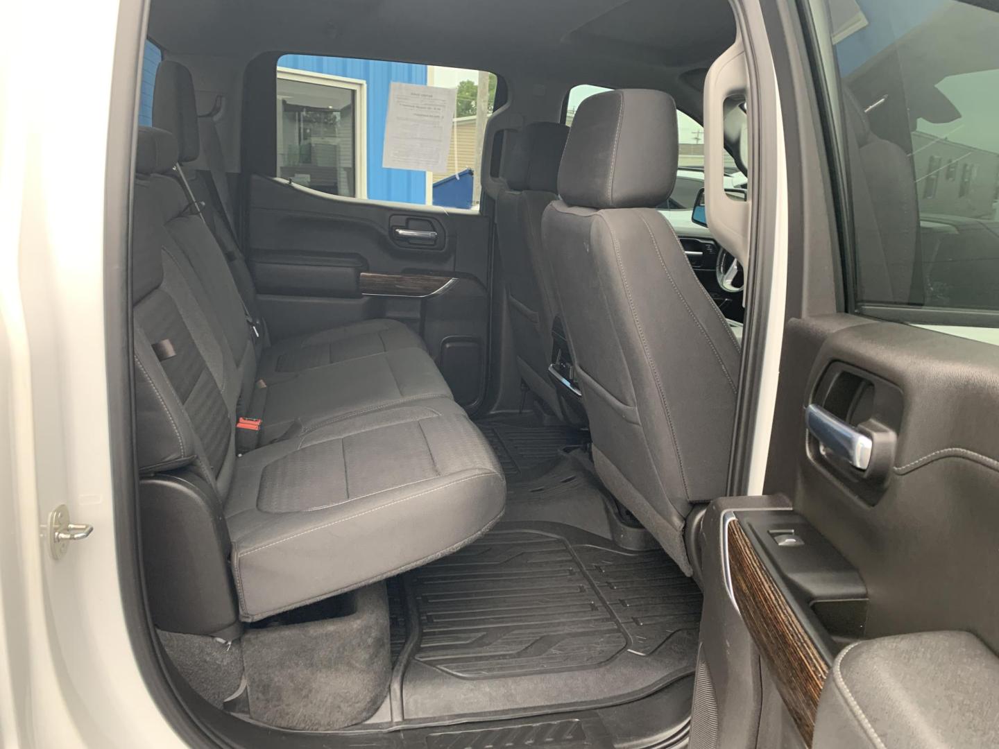 2021 WHITE /GRAY GMC Sierra 1500 Elevation Crew Cab 4WD (3GTU9CED7MG) with an 5.3L V8 OHV 16V engine, Automatic transmission, located at 506 S. Kingshighway, Cape Girardeau, MO, 63703, (573) 235-5000, 37.294991, -89.553635 - 2021 GMC Sierra 1500 Elevation Crew Cab 4WD 141,xxx miles One Owner Apple CarPlay Cloth Seats Heated Seats Backup Cam Bluetooth Keyless Entry Remote Start Heated Steering Wheel We have financing available and we accept trades! Fill out a credit application on our website or come by toda - Photo#14