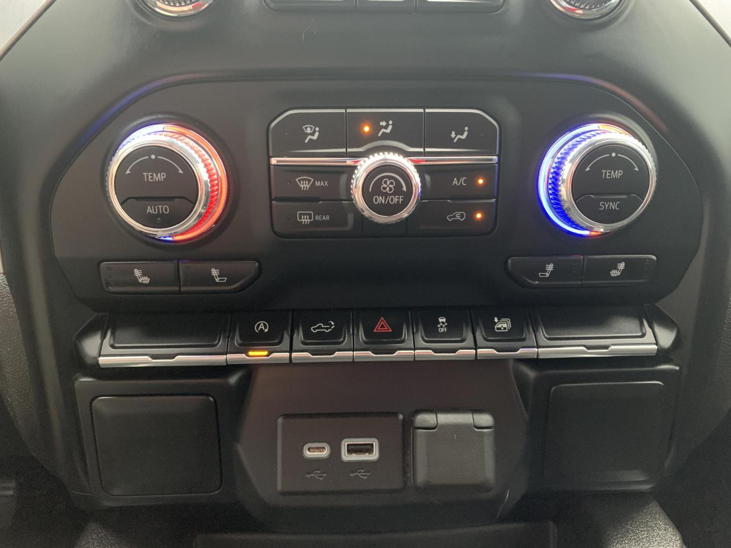 2021 WHITE /GRAY GMC Sierra 1500 Elevation Crew Cab 4WD (3GTU9CED7MG) with an 5.3L V8 OHV 16V engine, Automatic transmission, located at 506 S. Kingshighway, Cape Girardeau, MO, 63703, (573) 235-5000, 37.294991, -89.553635 - 2021 GMC Sierra 1500 Elevation Crew Cab 4WD 141,xxx miles One Owner Apple CarPlay Cloth Seats Heated Seats Backup Cam Bluetooth Keyless Entry Remote Start Heated Steering Wheel We have financing available and we accept trades! Fill out a credit application on our website or come by toda - Photo#29