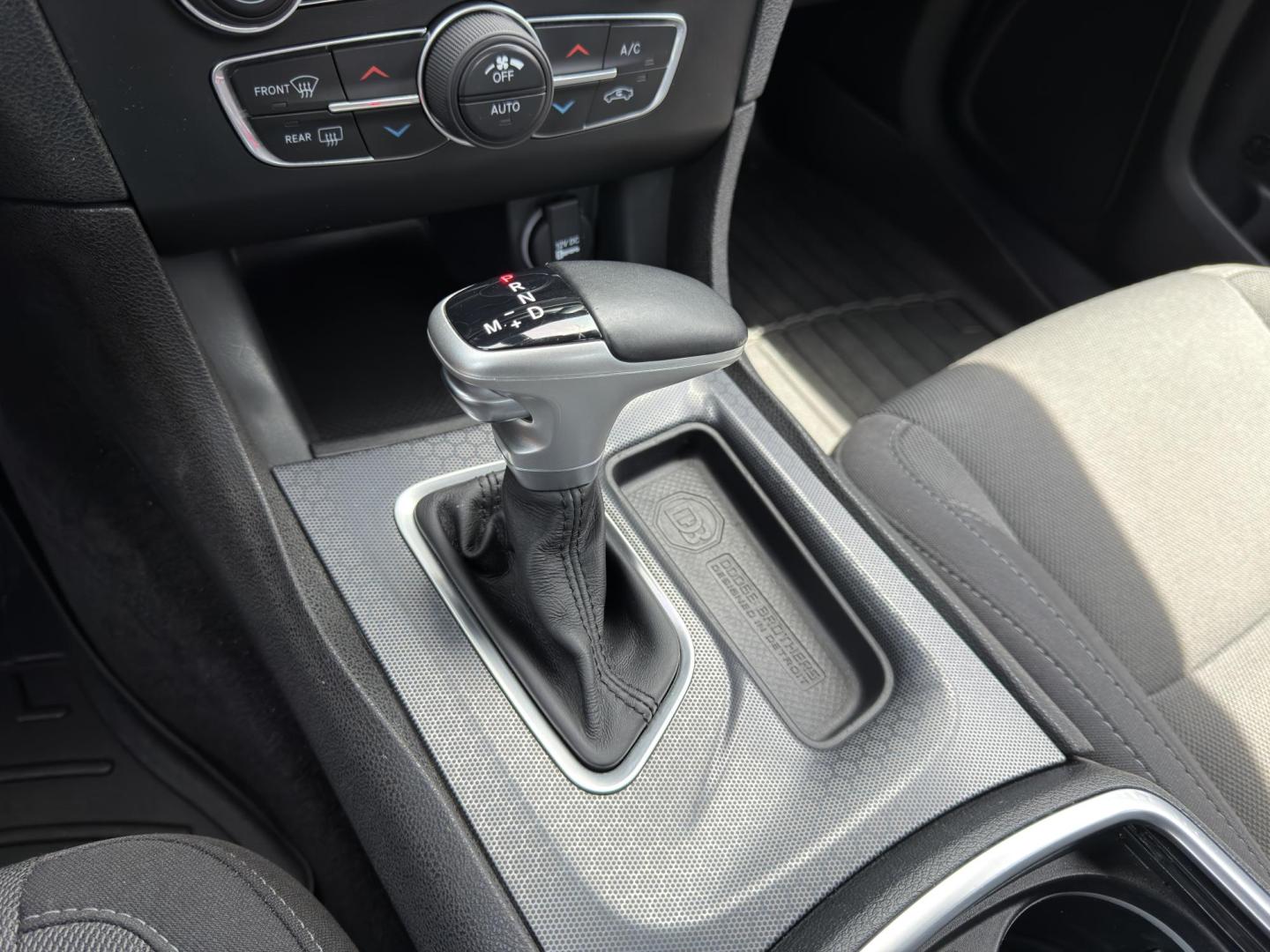 2017 GRAY /Black Dodge Charger SXT (2C3CDXHGXHH) with an 3.6L V6 engine, Automatic transmission, located at 2990 Old Orchard Rd., Jackson, MO, 63755, 37.354214, -89.612106 - 2017 Dodge Charger SXT 134xxx miles Rear Wheel Drive 3.6L V6 Automatic Power Driver Seat Heated Seats Bluetooth Cruise Power Windows/Locks/Mirrors We have financing available and we accept trades! Fill out a credit application on our website or come by today! If you have any questions, gi - Photo#23