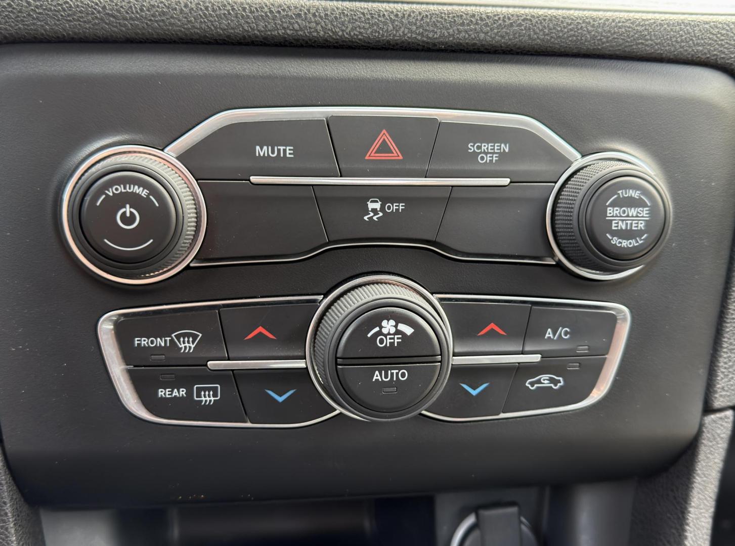 2017 GRAY /Black Dodge Charger SXT (2C3CDXHGXHH) with an 3.6L V6 engine, Automatic transmission, located at 2990 Old Orchard Rd., Jackson, MO, 63755, 37.354214, -89.612106 - 2017 Dodge Charger SXT 134xxx miles Rear Wheel Drive 3.6L V6 Automatic Power Driver Seat Heated Seats Bluetooth Cruise Power Windows/Locks/Mirrors We have financing available and we accept trades! Fill out a credit application on our website or come by today! If you have any questions, gi - Photo#26