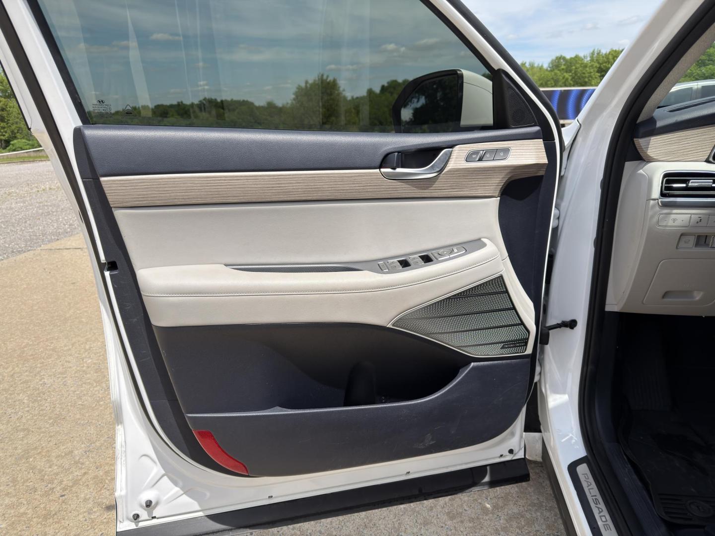 2021 WHITE /Tan Hyundai Palisade Limited AWD (KM8R5DHE1MU) with an 3.8L V6 engine, Automatic transmission, located at 2990 Old Orchard Rd., Jackson, MO, 63755, 37.354214, -89.612106 - 2021 Hyundai Palisade Limited 1-Owner 71xxx miles All Wheel Drive 3.8L V6 Automatic Leather 3rd Row Navigation Power/Heated/Cooled Seats Heated/Cooled Rear Seats Heated Steering Wheel Backup Camera Sunroof Bluetooth Remote Start Cruise Power Windows/Locks/Mirrors We have financing - Photo#17