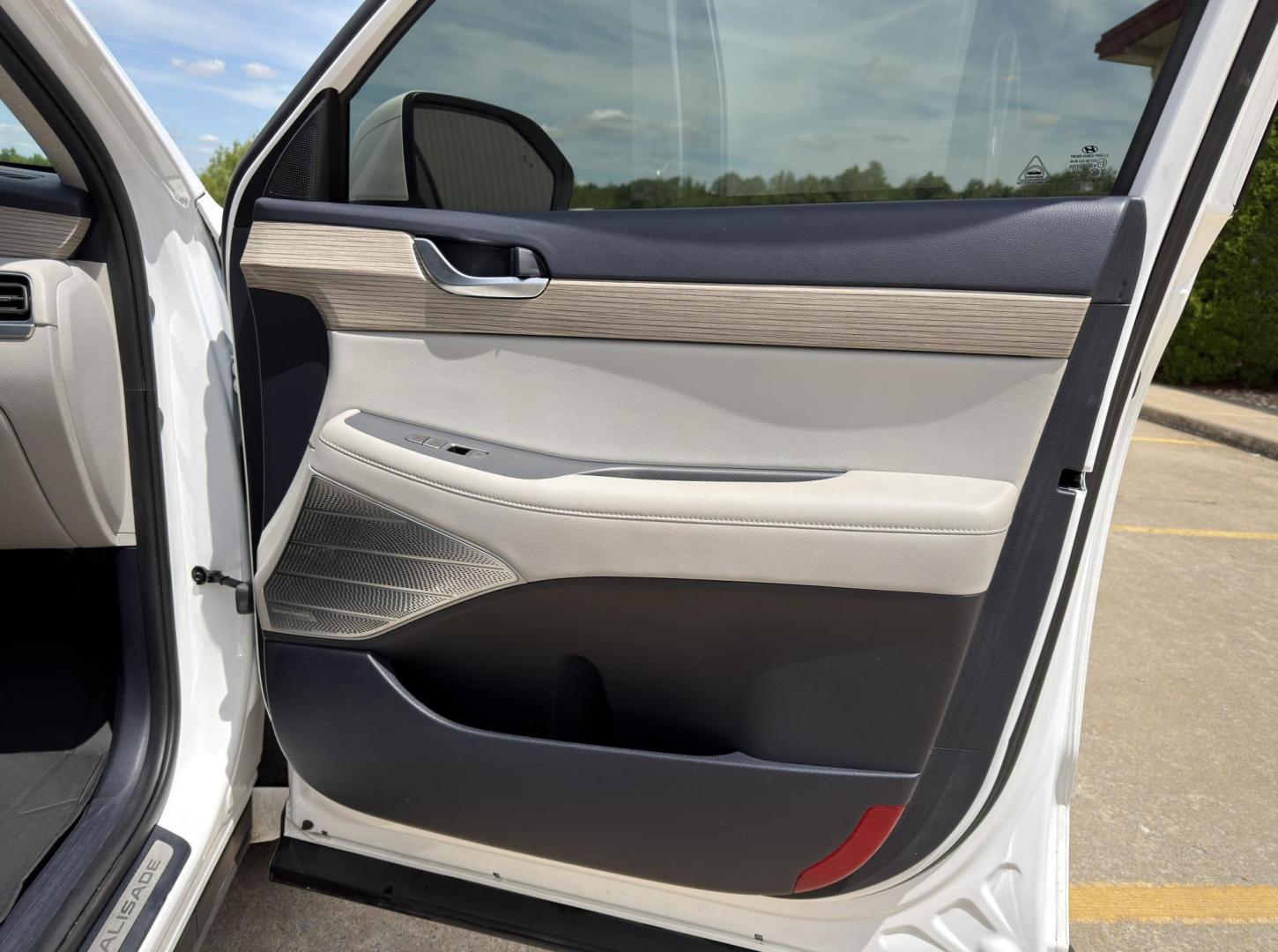 2021 WHITE /Tan Hyundai Palisade Limited AWD (KM8R5DHE1MU) with an 3.8L V6 engine, Automatic transmission, located at 2990 Old Orchard Rd., Jackson, MO, 63755, 37.354214, -89.612106 - 2021 Hyundai Palisade Limited 1-Owner 71xxx miles All Wheel Drive 3.8L V6 Automatic Leather 3rd Row Navigation Power/Heated/Cooled Seats Heated/Cooled Rear Seats Heated Steering Wheel Backup Camera Sunroof Bluetooth Remote Start Cruise Power Windows/Locks/Mirrors We have financing - Photo#19