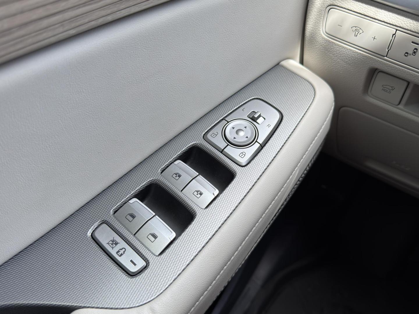 2021 WHITE /Tan Hyundai Palisade Limited AWD (KM8R5DHE1MU) with an 3.8L V6 engine, Automatic transmission, located at 2990 Old Orchard Rd., Jackson, MO, 63755, 37.354214, -89.612106 - 2021 Hyundai Palisade Limited 1-Owner 71xxx miles All Wheel Drive 3.8L V6 Automatic Leather 3rd Row Navigation Power/Heated/Cooled Seats Heated/Cooled Rear Seats Heated Steering Wheel Backup Camera Sunroof Bluetooth Remote Start Cruise Power Windows/Locks/Mirrors We have financing - Photo#36