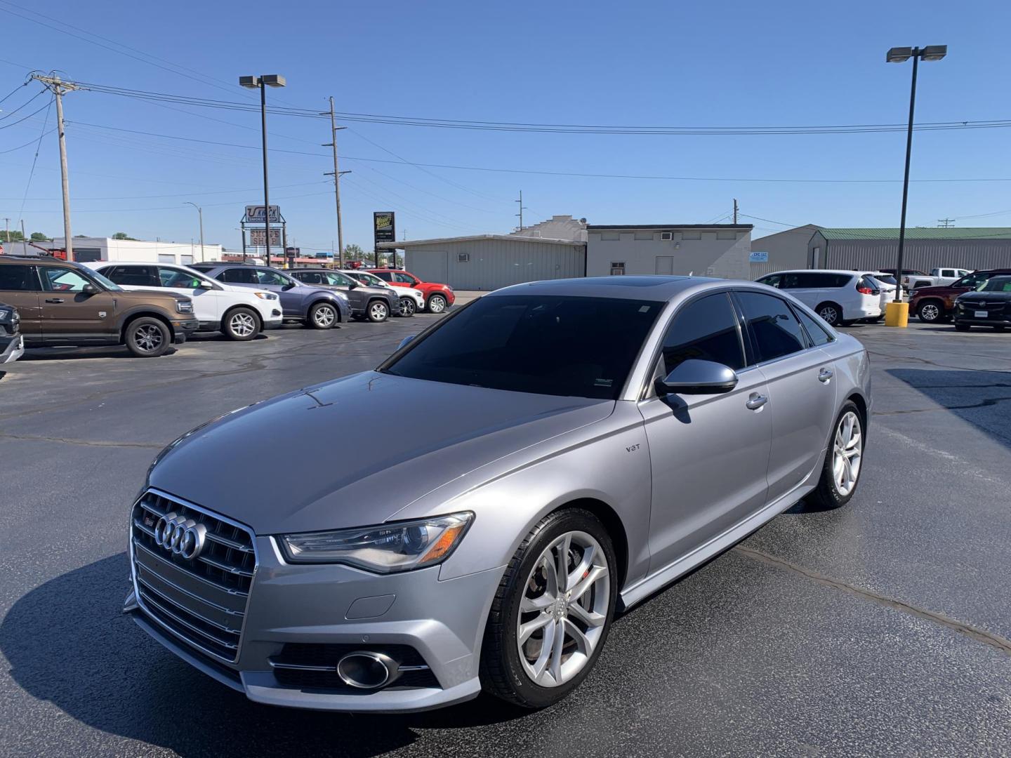 2017 GRAY /BLACK Audi S6 Premium plus (WAUFFAFC7HN) with an 4.0L V8 engine, Automatic transmission, located at 506 S. Kingshighway, Cape Girardeau, MO, 63703, (573) 235-5000, 37.294991, -89.553635 - 2017 Audi S6 Premium 72,xxx miles Heated Leather Seats Backup Cam Bluetooth Sunroof All Wheel Drive Remote Keyless Entry Push Button Start We have financing available and we accept trades! Fill out a credit application on our website or come by today! If you have any questions, give us a - Photo#3