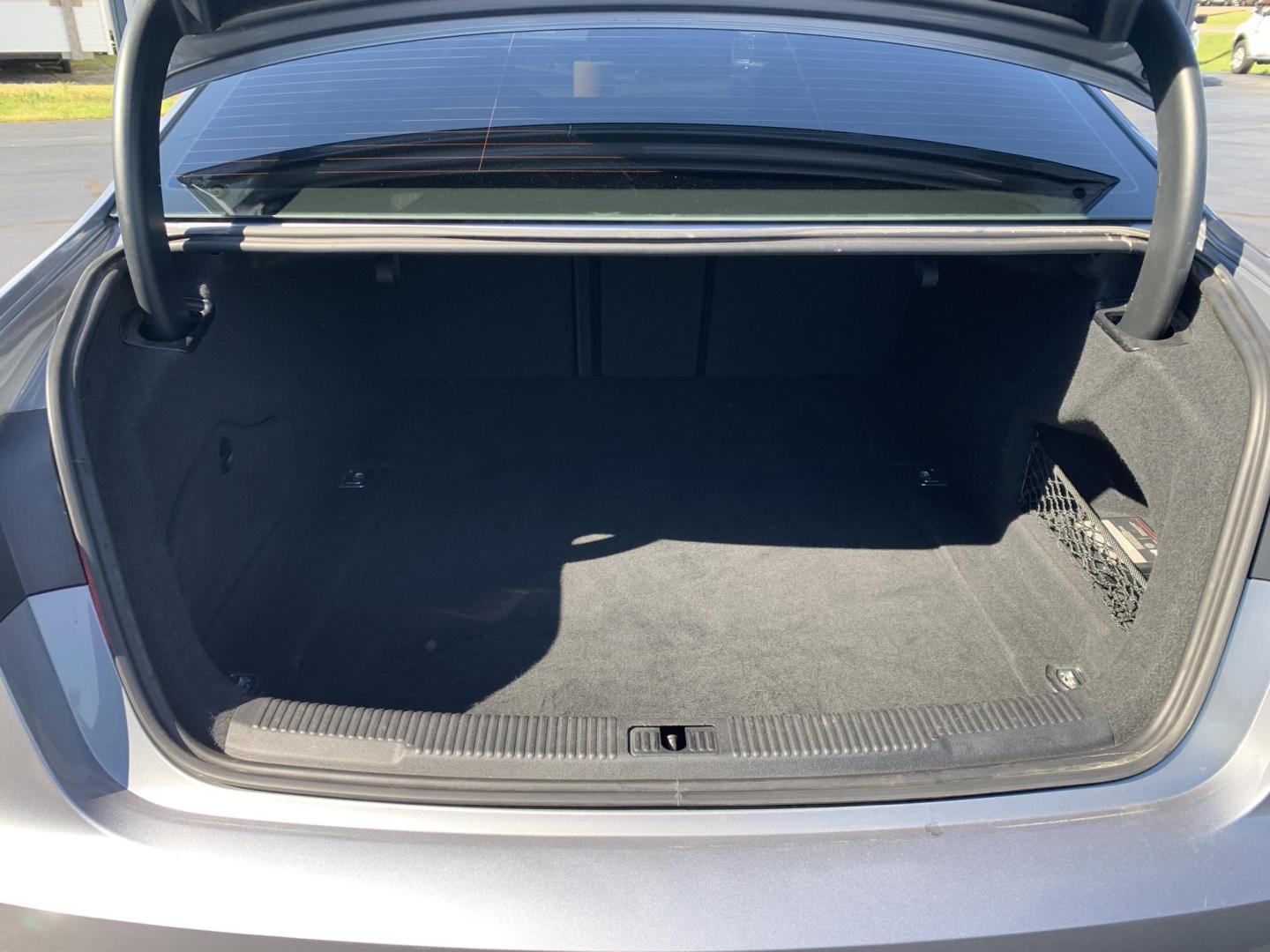 2017 GRAY /BLACK Audi S6 Premium plus (WAUFFAFC7HN) with an 4.0L V8 engine, Automatic transmission, located at 506 S. Kingshighway, Cape Girardeau, MO, 63703, (573) 235-5000, 37.294991, -89.553635 - 2017 Audi S6 Premium 72,xxx miles Heated Leather Seats Backup Cam Bluetooth Sunroof All Wheel Drive Remote Keyless Entry Push Button Start We have financing available and we accept trades! Fill out a credit application on our website or come by today! If you have any questions, give us a - Photo#7