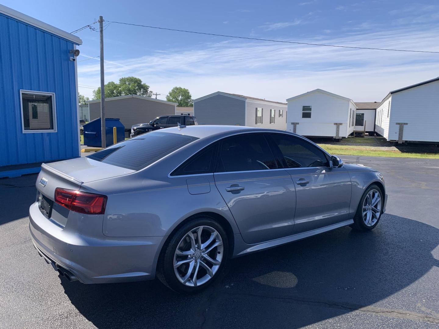 2017 GRAY /BLACK Audi S6 Premium plus (WAUFFAFC7HN) with an 4.0L V8 engine, Automatic transmission, located at 506 S. Kingshighway, Cape Girardeau, MO, 63703, (573) 235-5000, 37.294991, -89.553635 - 2017 Audi S6 Premium 72,xxx miles Heated Leather Seats Backup Cam Bluetooth Sunroof All Wheel Drive Remote Keyless Entry Push Button Start We have financing available and we accept trades! Fill out a credit application on our website or come by today! If you have any questions, give us a - Photo#8