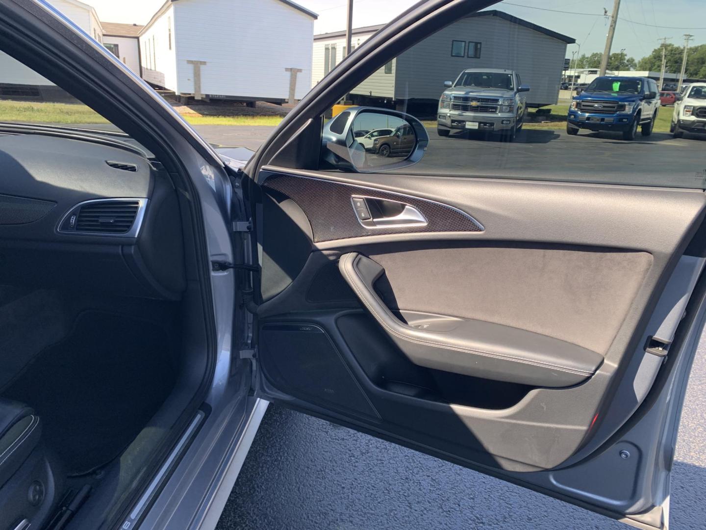 2017 GRAY /BLACK Audi S6 Premium plus (WAUFFAFC7HN) with an 4.0L V8 engine, Automatic transmission, located at 506 S. Kingshighway, Cape Girardeau, MO, 63703, (573) 235-5000, 37.294991, -89.553635 - 2017 Audi S6 Premium 72,xxx miles Heated Leather Seats Backup Cam Bluetooth Sunroof All Wheel Drive Remote Keyless Entry Push Button Start We have financing available and we accept trades! Fill out a credit application on our website or come by today! If you have any questions, give us a - Photo#10