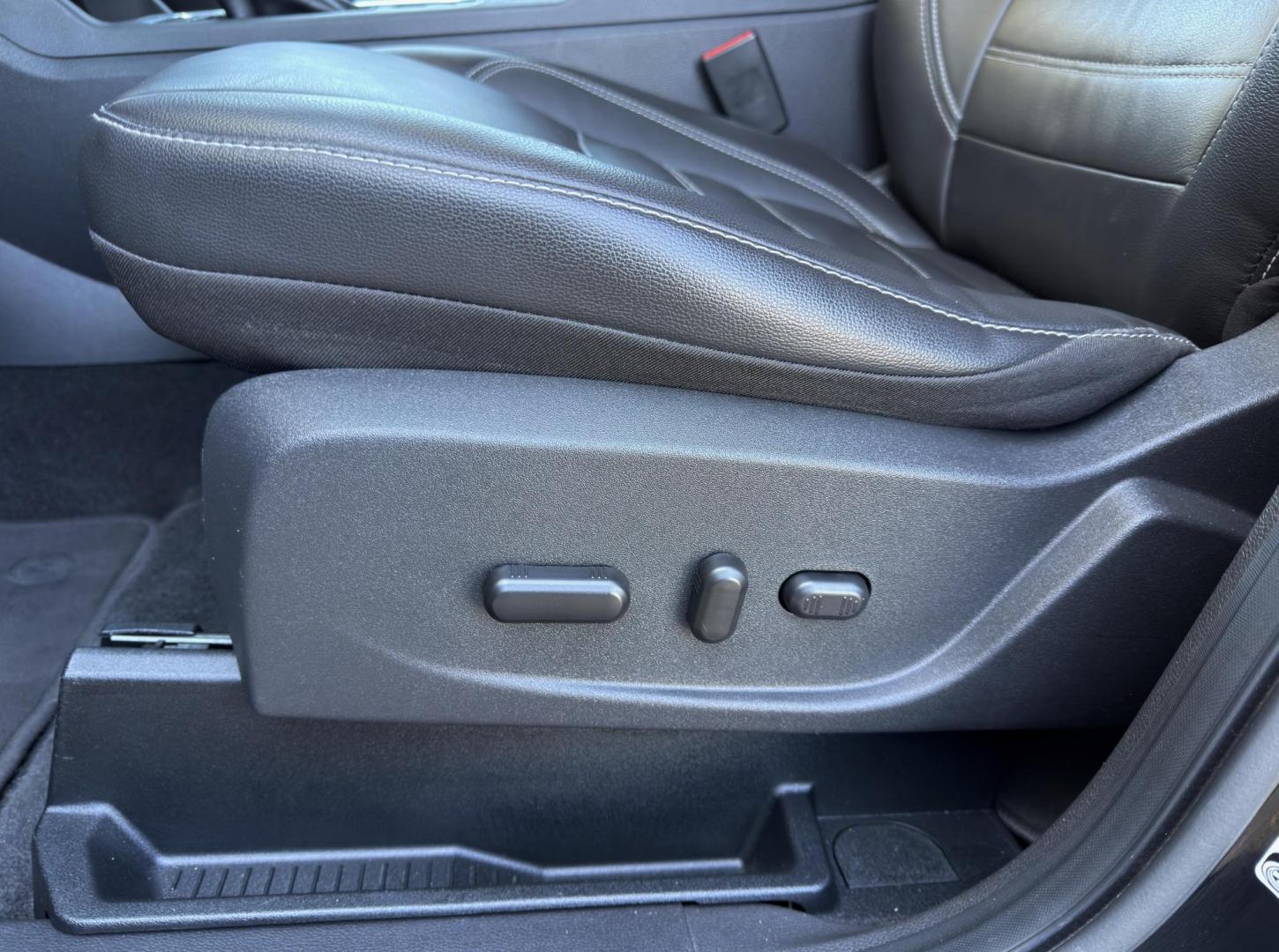 2017 BLACK /Black Ford Escape Titanium 4WD (1FMCU9J91HU) with an 2.0L 4 Cyl. engine, Automatic transmission, located at 2990 Old Orchard Rd., Jackson, MO, 63755, 37.354214, -89.612106 - 2017 Ford Escape Titanium 99xxx miles 4 Wheel Drive 2.0L 4 Cyl. Automatic Leather Backup Camera Power/Heated Seats Sunroof Bluetooth Remote Start Cruise Power Windows/Locks/Mirrors We have financing available and we accept trades! Fill out a credit application on our website or come by - Photo#5