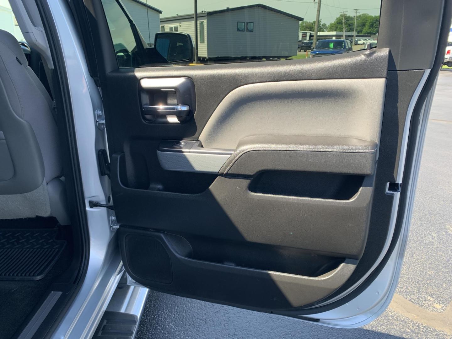 2014 SILVER /GRAY Chevrolet Silverado 1500 1LT Crew Cab 4WD (3GCUKREC9EG) with an 5.3L V8 OHV 16V engine, Automatic transmission, located at 506 S. Kingshighway, Cape Girardeau, MO, 63703, (573) 235-5000, 37.294991, -89.553635 - 2014 Chevrolet Silverado 1500 1LT Crew Cab 4WD 171,xxx miles 4WD Backup Cam Cruise Power Windows/Locks/Mirrors Remote Start Alarm System We have financing available and we accept trades! Fill out a credit application on our website or come by today! If you have any questions, give us a ca - Photo#13