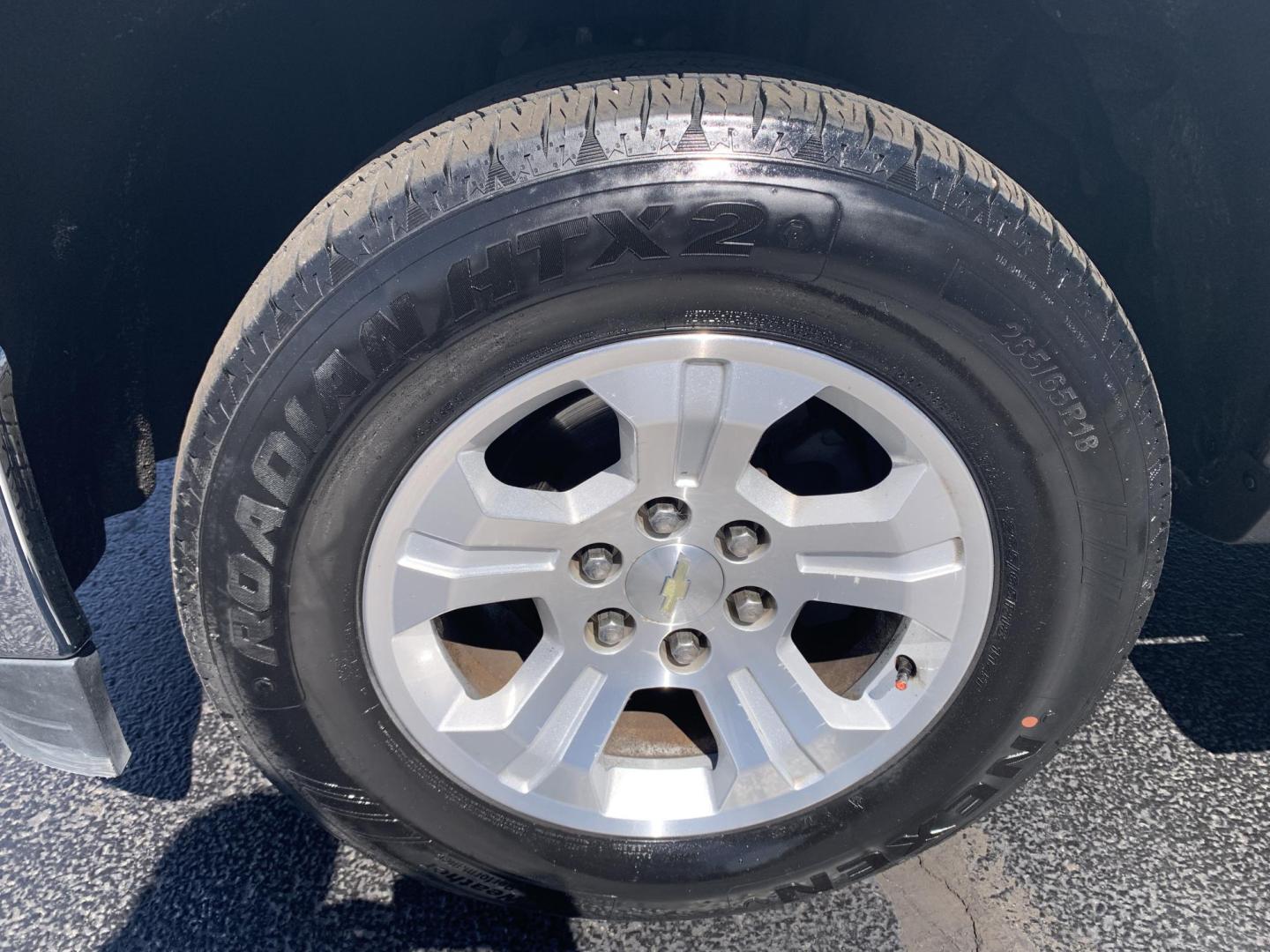 2014 SILVER /GRAY Chevrolet Silverado 1500 1LT Crew Cab 4WD (3GCUKREC9EG) with an 5.3L V8 OHV 16V engine, Automatic transmission, located at 506 S. Kingshighway, Cape Girardeau, MO, 63703, (573) 235-5000, 37.294991, -89.553635 - 2014 Chevrolet Silverado 1500 1LT Crew Cab 4WD 171,xxx miles 4WD Backup Cam Cruise Power Windows/Locks/Mirrors Remote Start Alarm System We have financing available and we accept trades! Fill out a credit application on our website or come by today! If you have any questions, give us a ca - Photo#35