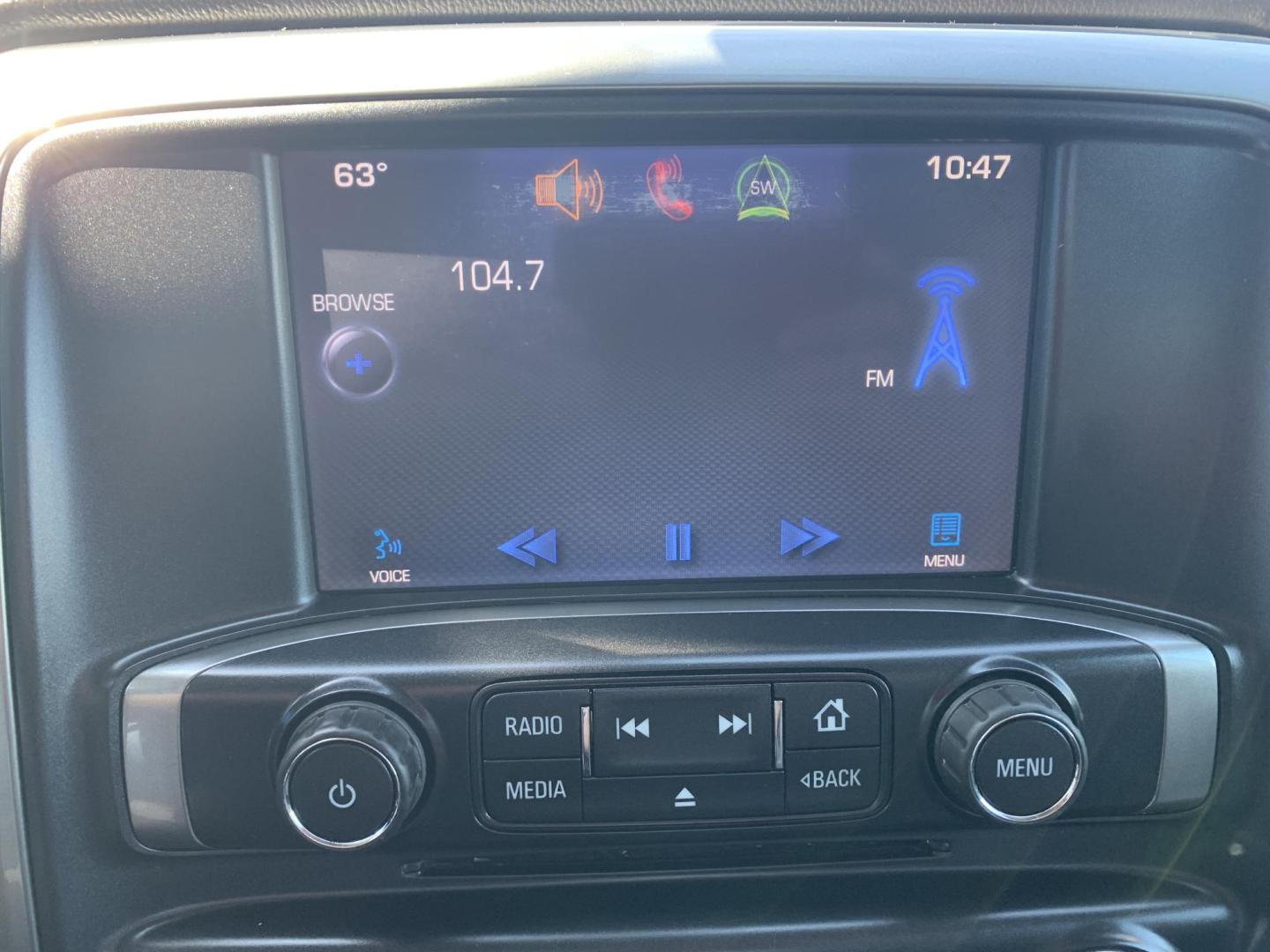 2014 SILVER /GRAY Chevrolet Silverado 1500 1LT Crew Cab 4WD (3GCUKREC9EG) with an 5.3L V8 OHV 16V engine, Automatic transmission, located at 506 S. Kingshighway, Cape Girardeau, MO, 63703, (573) 235-5000, 37.294991, -89.553635 - 2014 Chevrolet Silverado 1500 1LT Crew Cab 4WD 171,xxx miles 4WD Backup Cam Cruise Power Windows/Locks/Mirrors Remote Start Alarm System We have financing available and we accept trades! Fill out a credit application on our website or come by today! If you have any questions, give us a ca - Photo#28